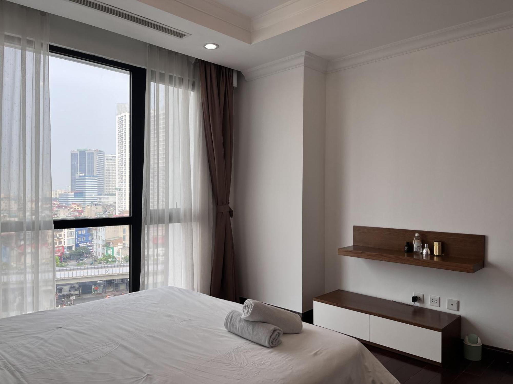 Apartment Vinhomes Royal Luxury 3br *