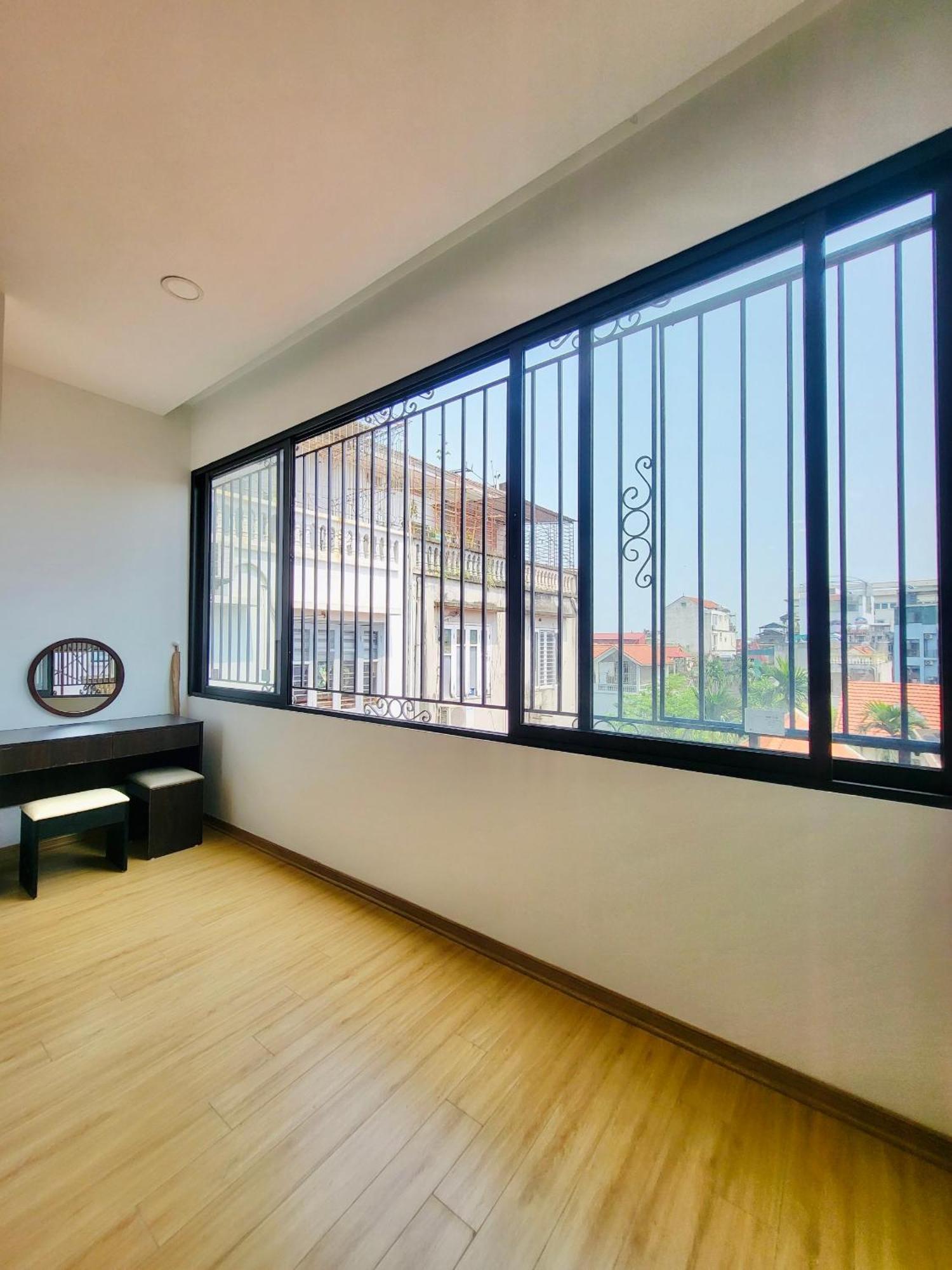 Ho Yen Tinh, Anh Sang Tu Nhien Va Cua So Lon Aparthotel