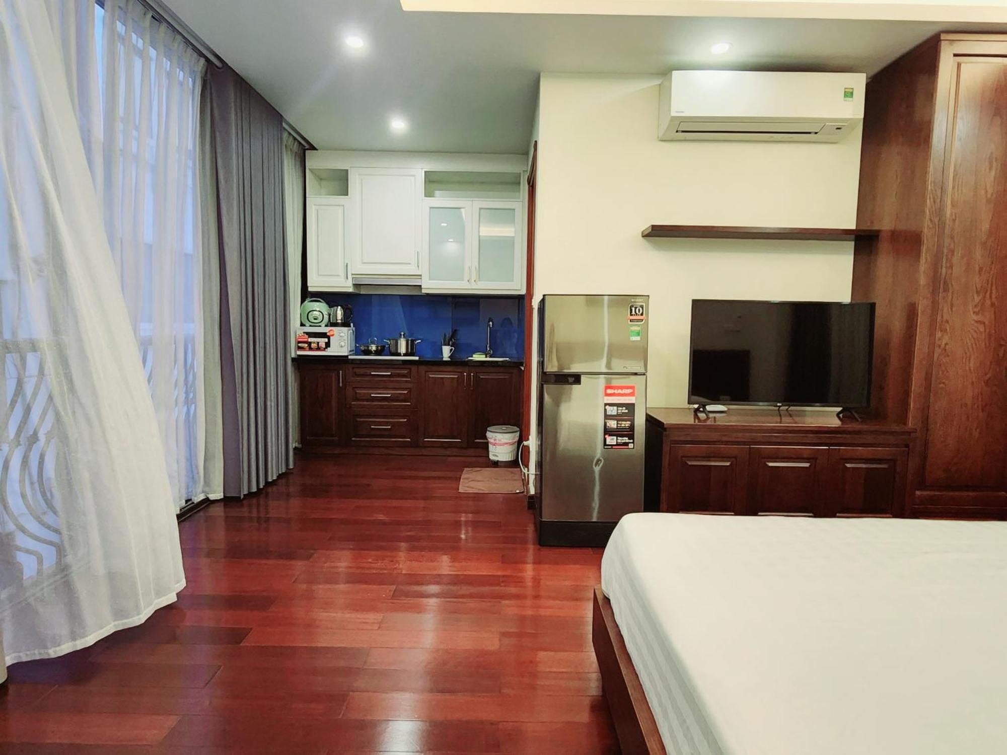 Ngoc Khanh Lakeside Quiet Luxury W Bathtub Apartment Hanoi