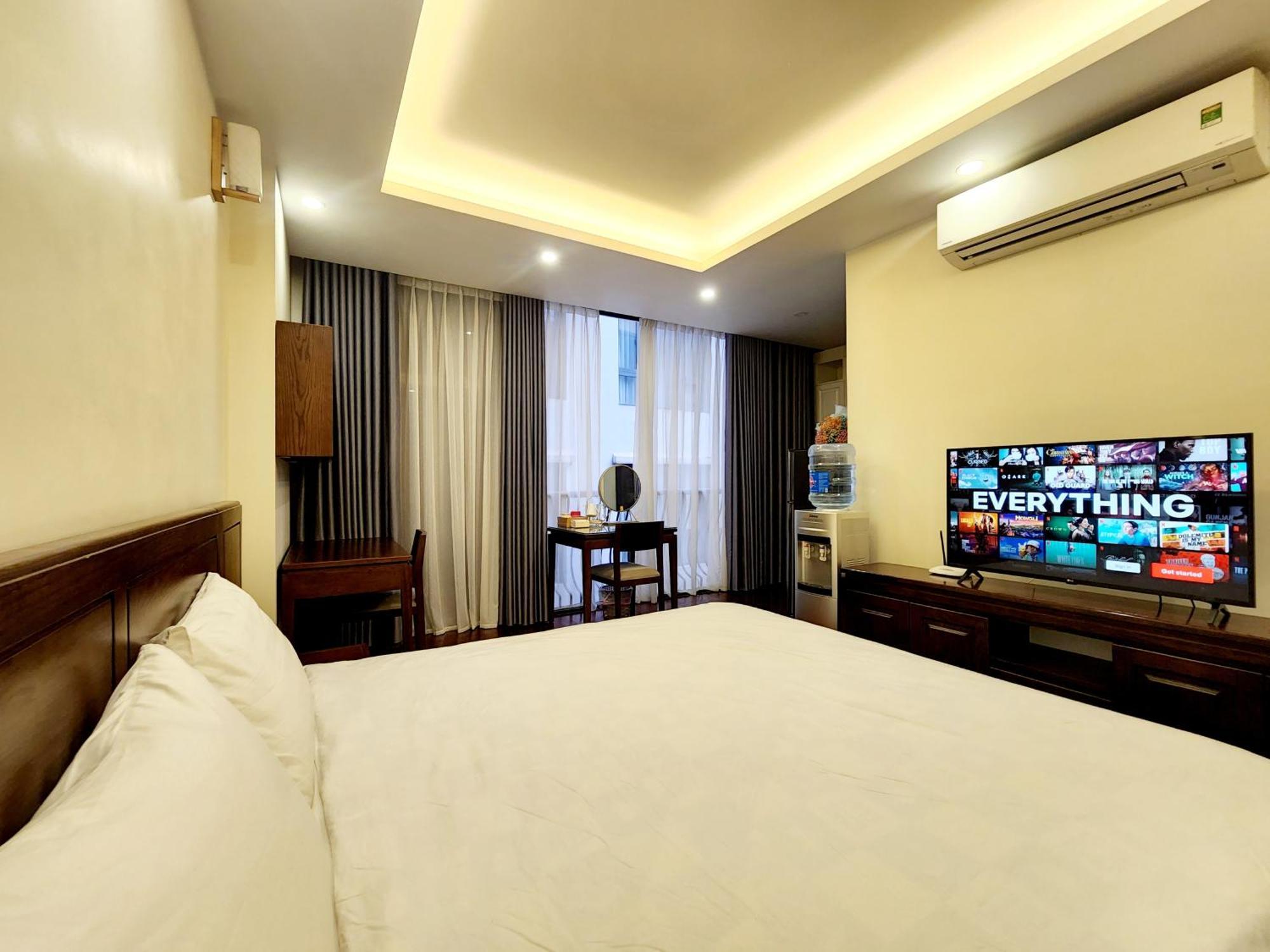 Ngoc Khanh Lakeside Quiet Luxury W Bathtub Apartment