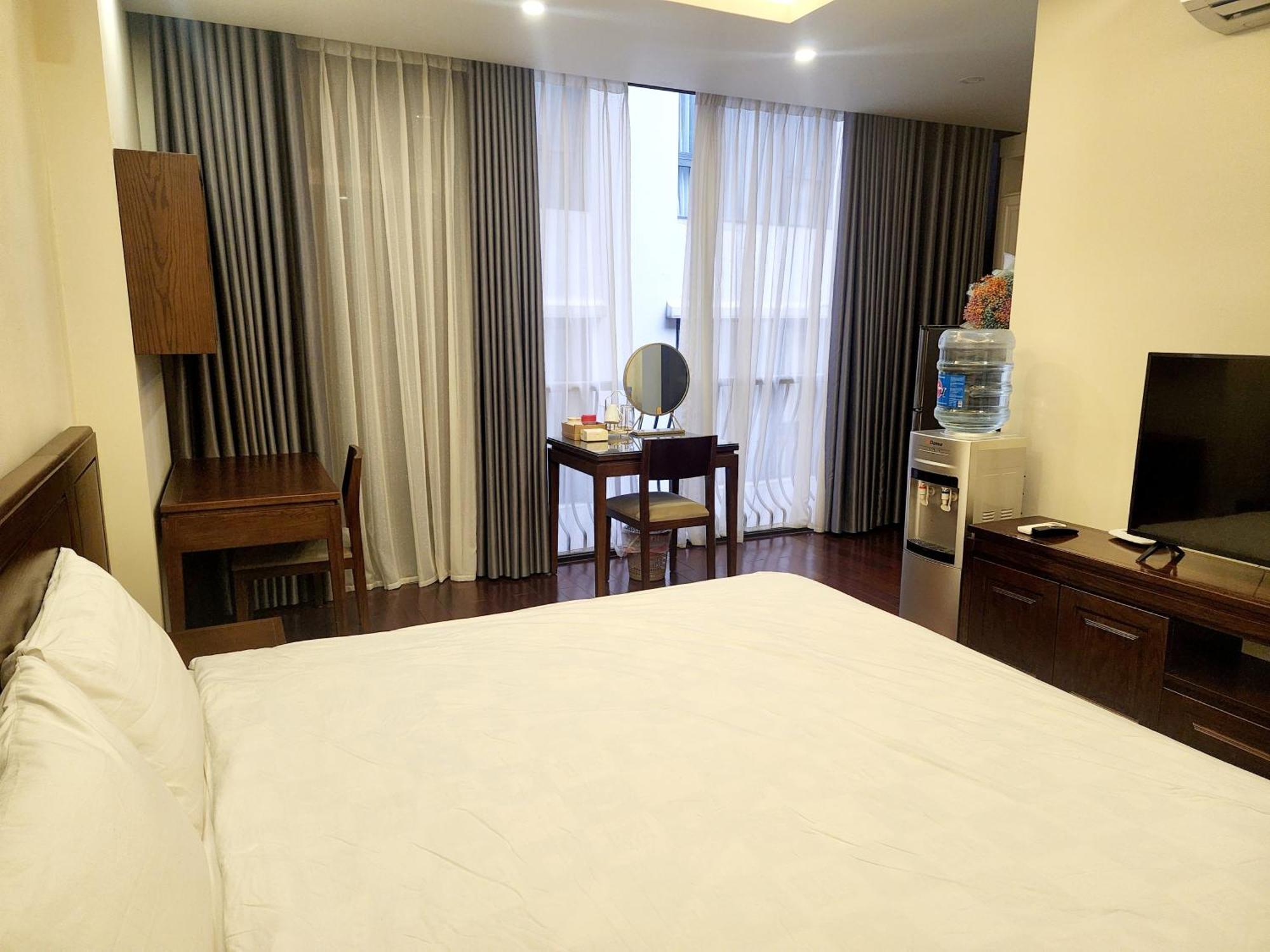 Ngoc Khanh Lakeside Quiet Luxury W Bathtub Apartment Hanoi
