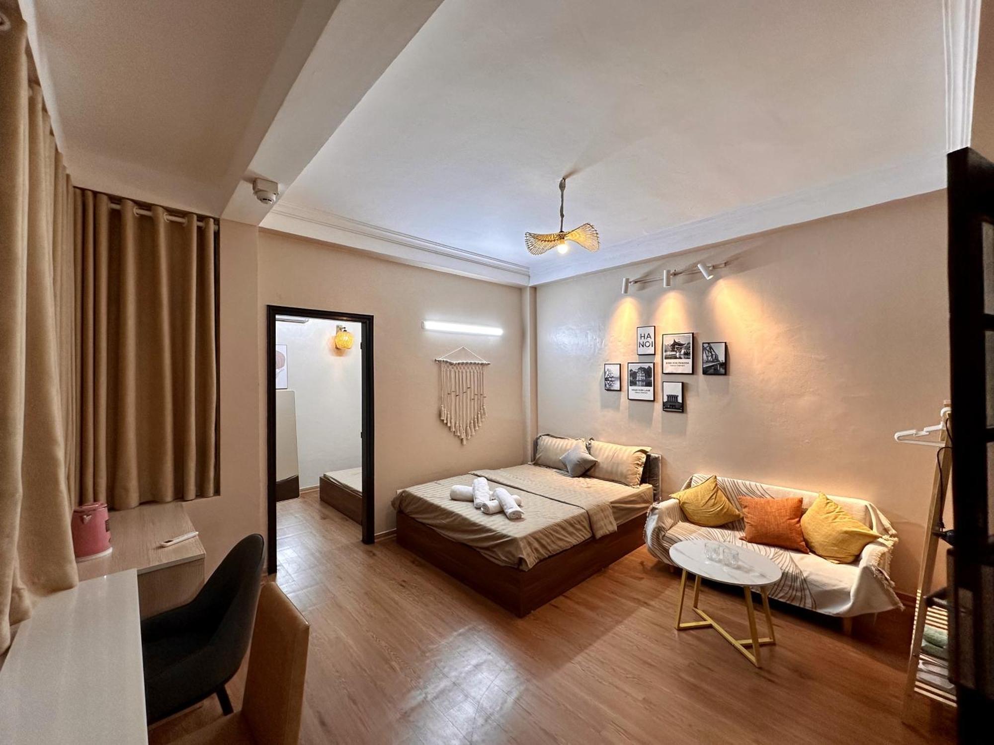 Vietnam Travelers 2 With Cozy Private Balcony * Hanoi