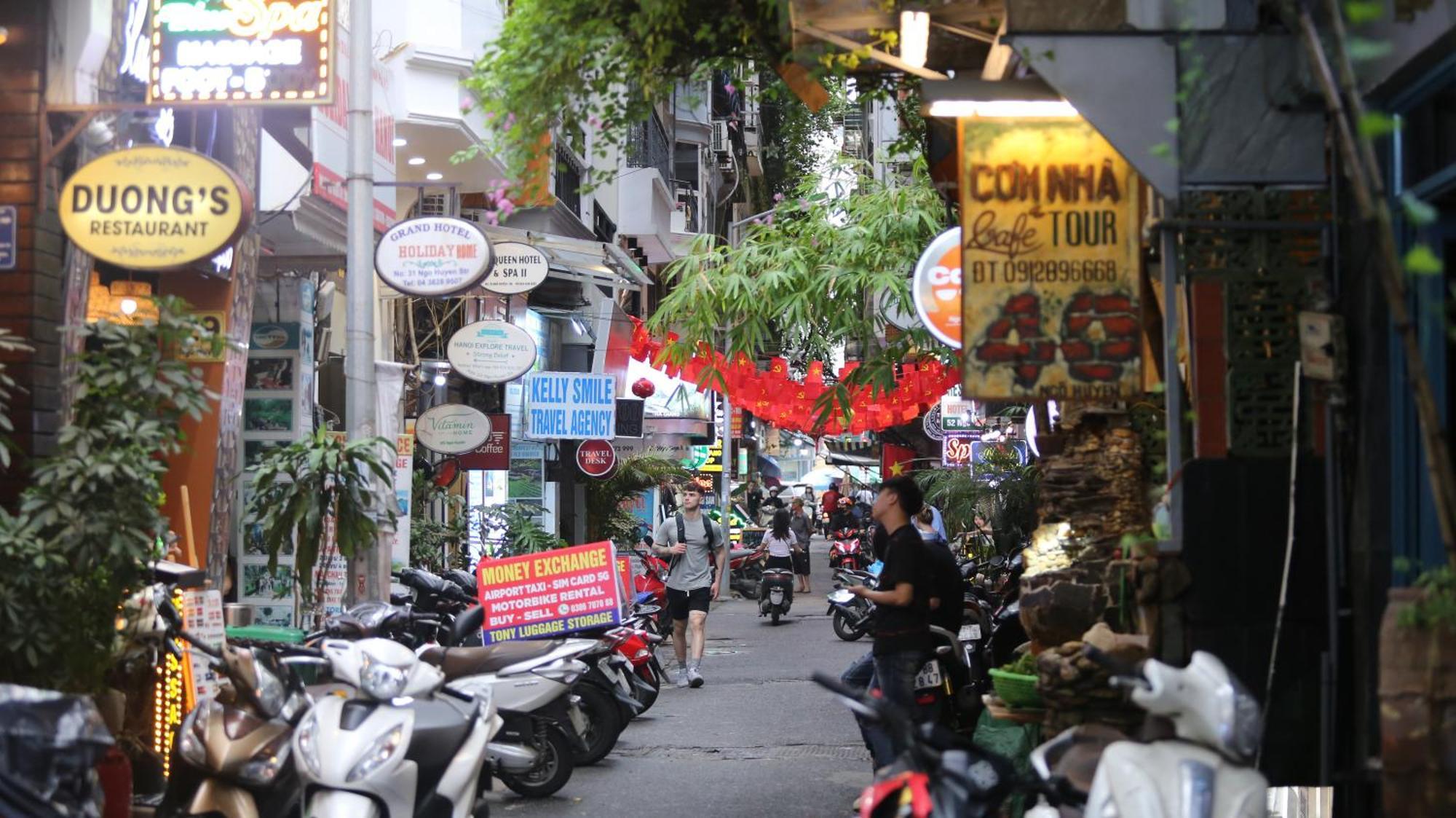 Pangsapuri Vietnam Travelers 2 With Cozy Private Balcony Hanoi