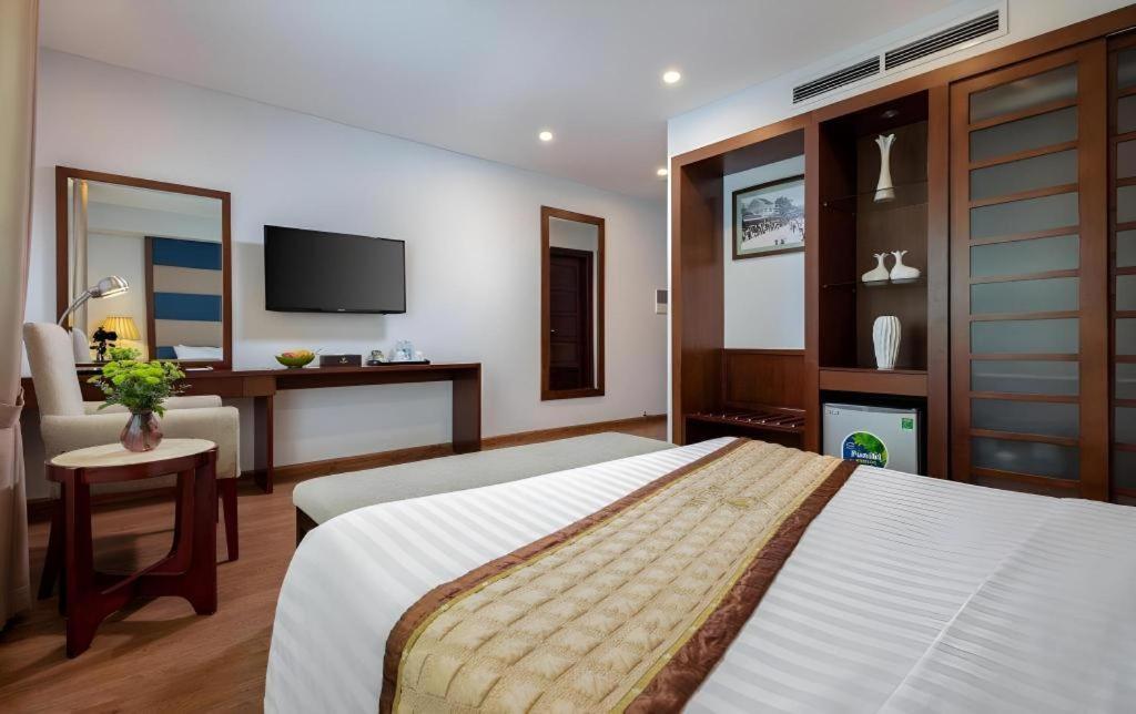 Bay Luxury -skylark - 15 Phan Dinh Phung