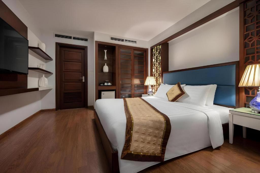 Hotel Bay Luxury -skylark - 15 Phan Dinh Phung