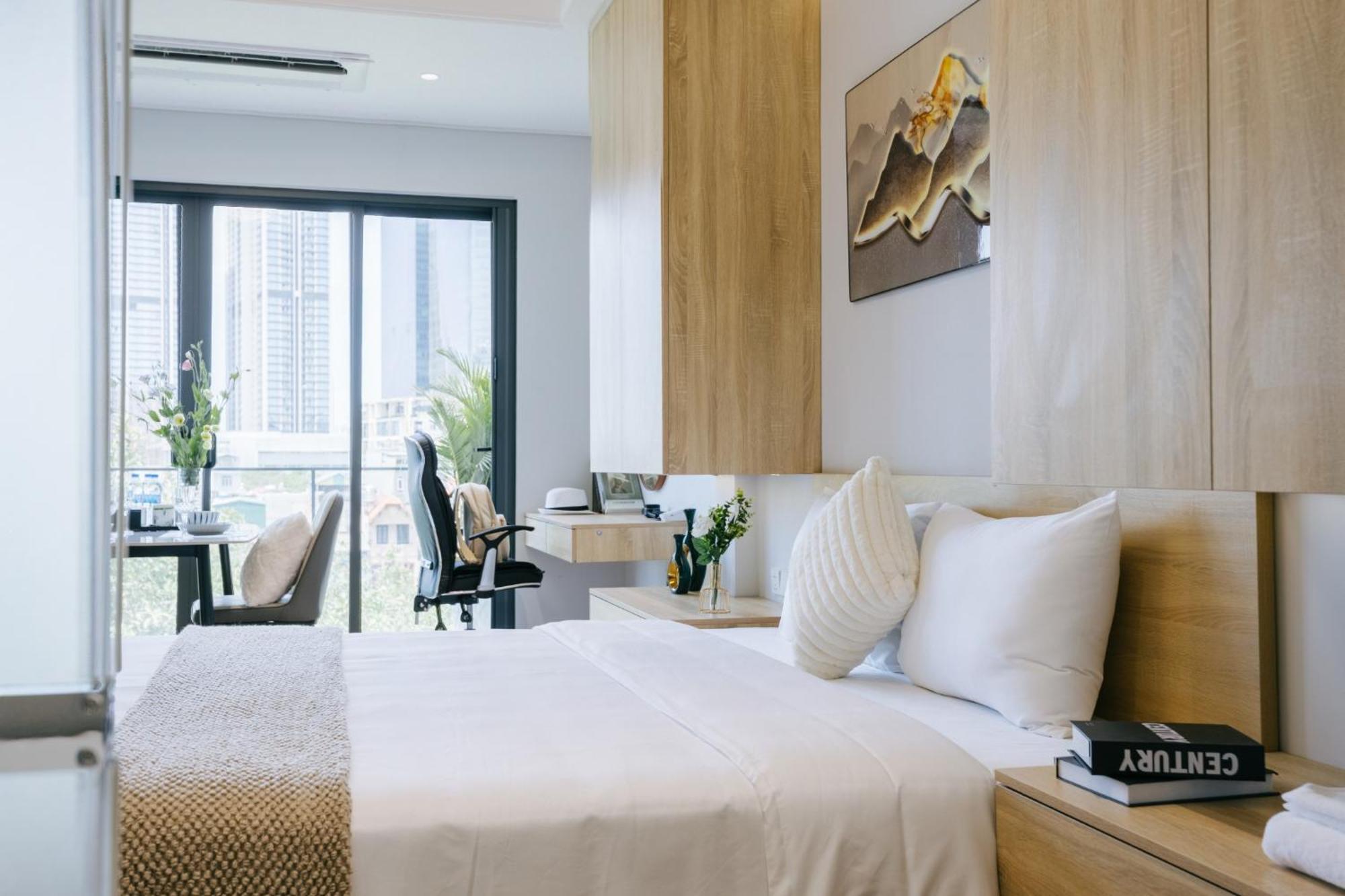 Madison Urban - Free Massage And Laundry *