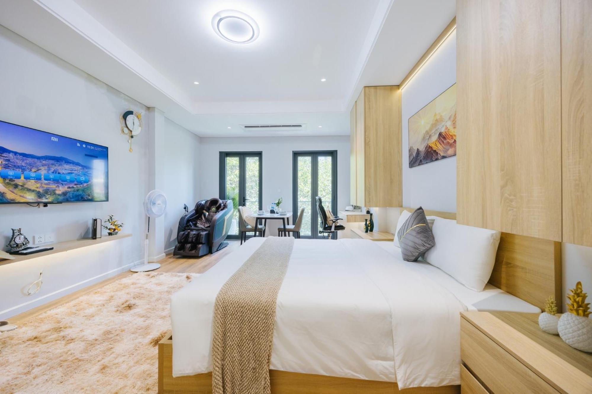 Madison Urban - Free Massage And Laundry * Hanoi