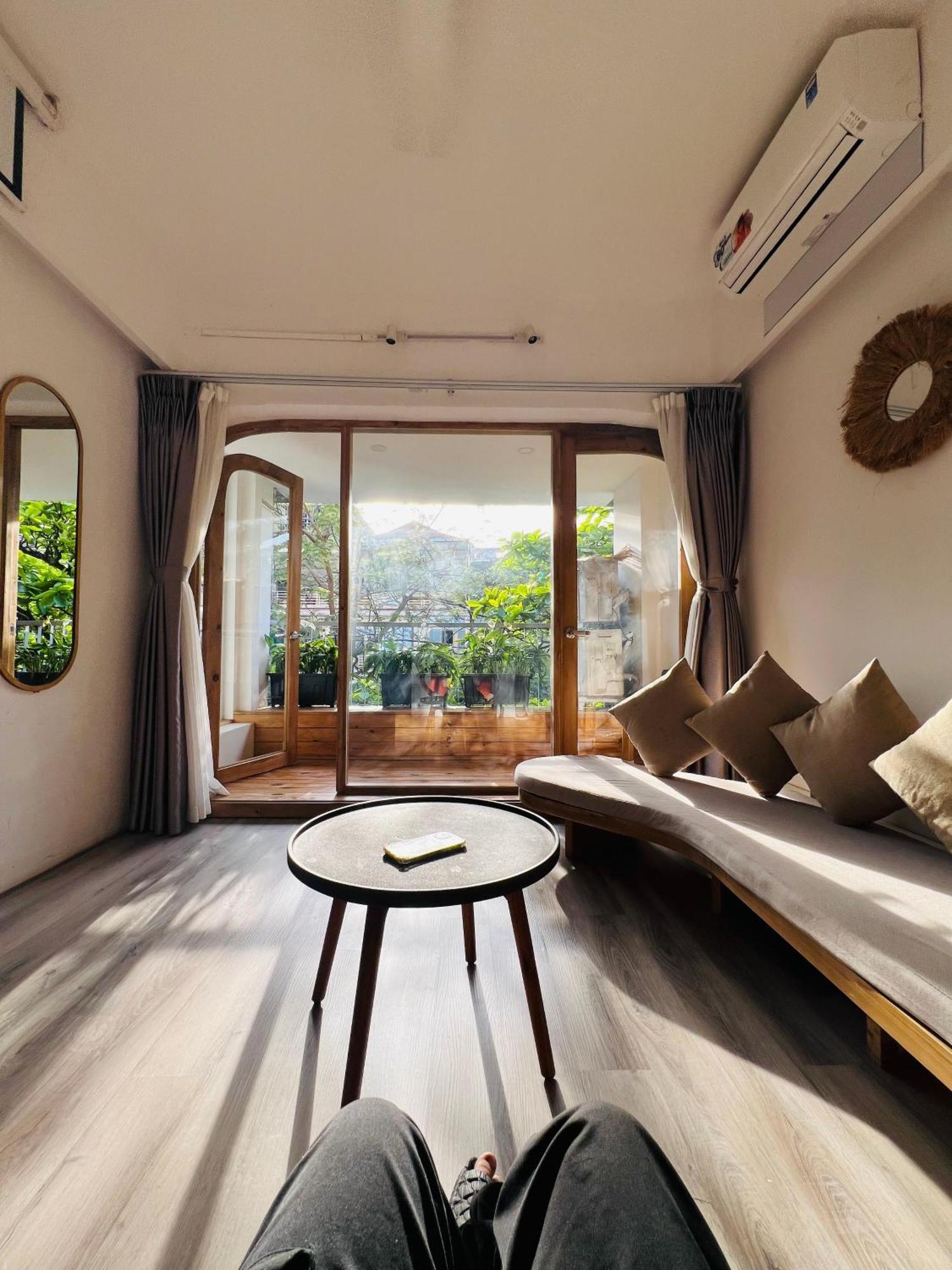 Sunny Old Quarter Near Train Street - Big Balcony, Kitchen- Self Check-in Apartment