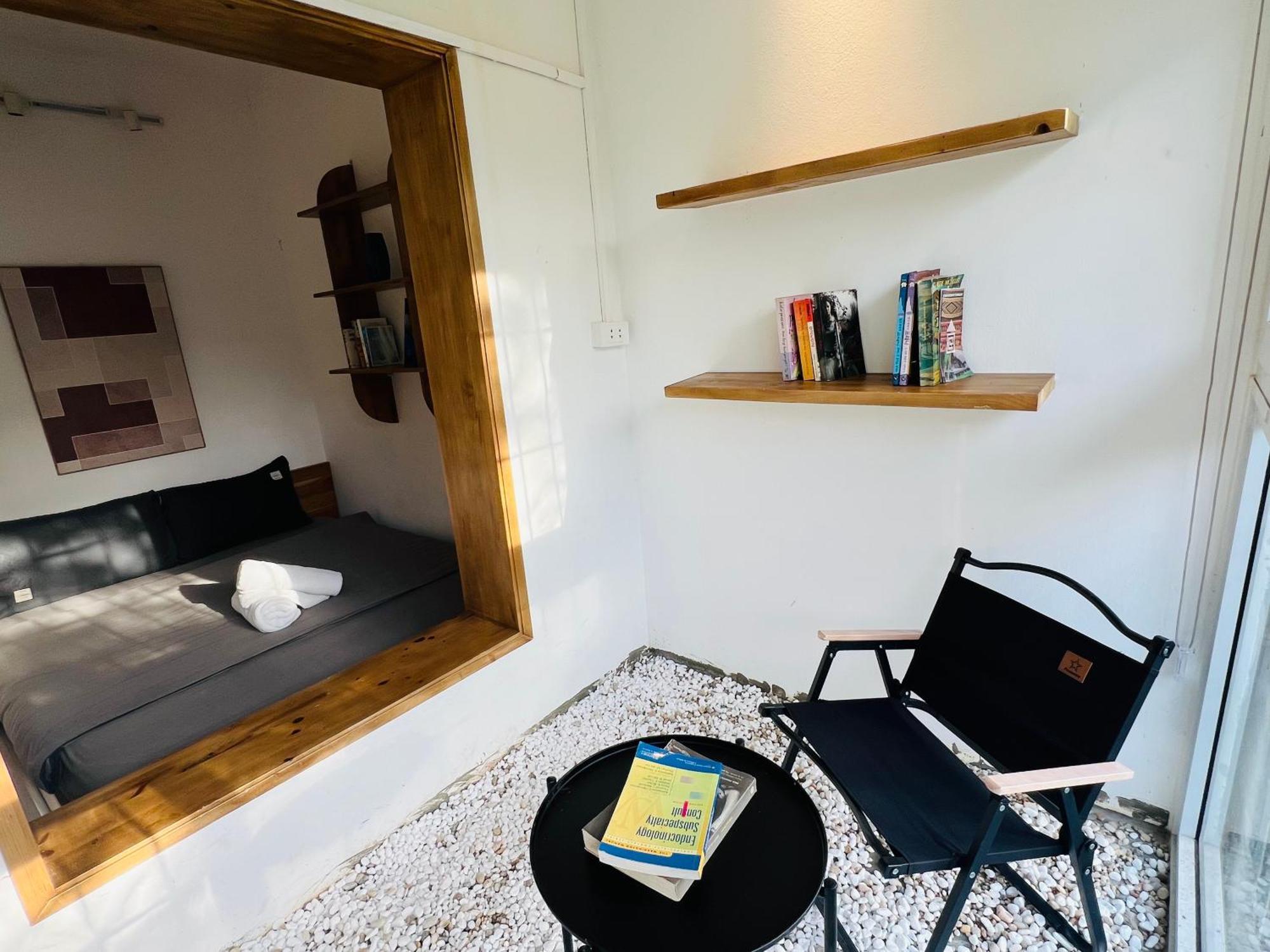Apartment Sunny Old Quarter Near Train Street - Big Balcony, Kitchen- Self Check-in *