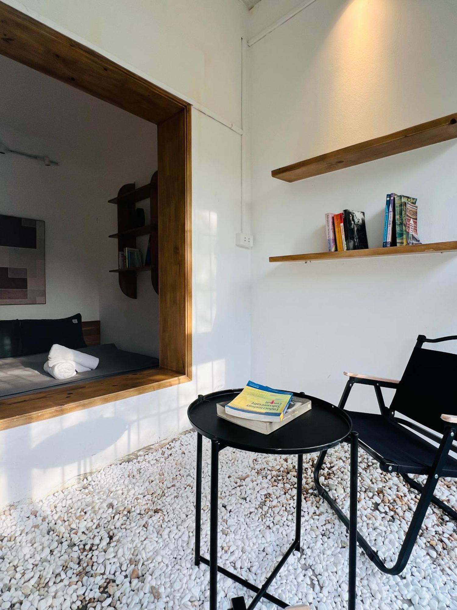 Apartment Sunny Old Quarter Near Train Street - Big Balcony, Kitchen- Self Check-in