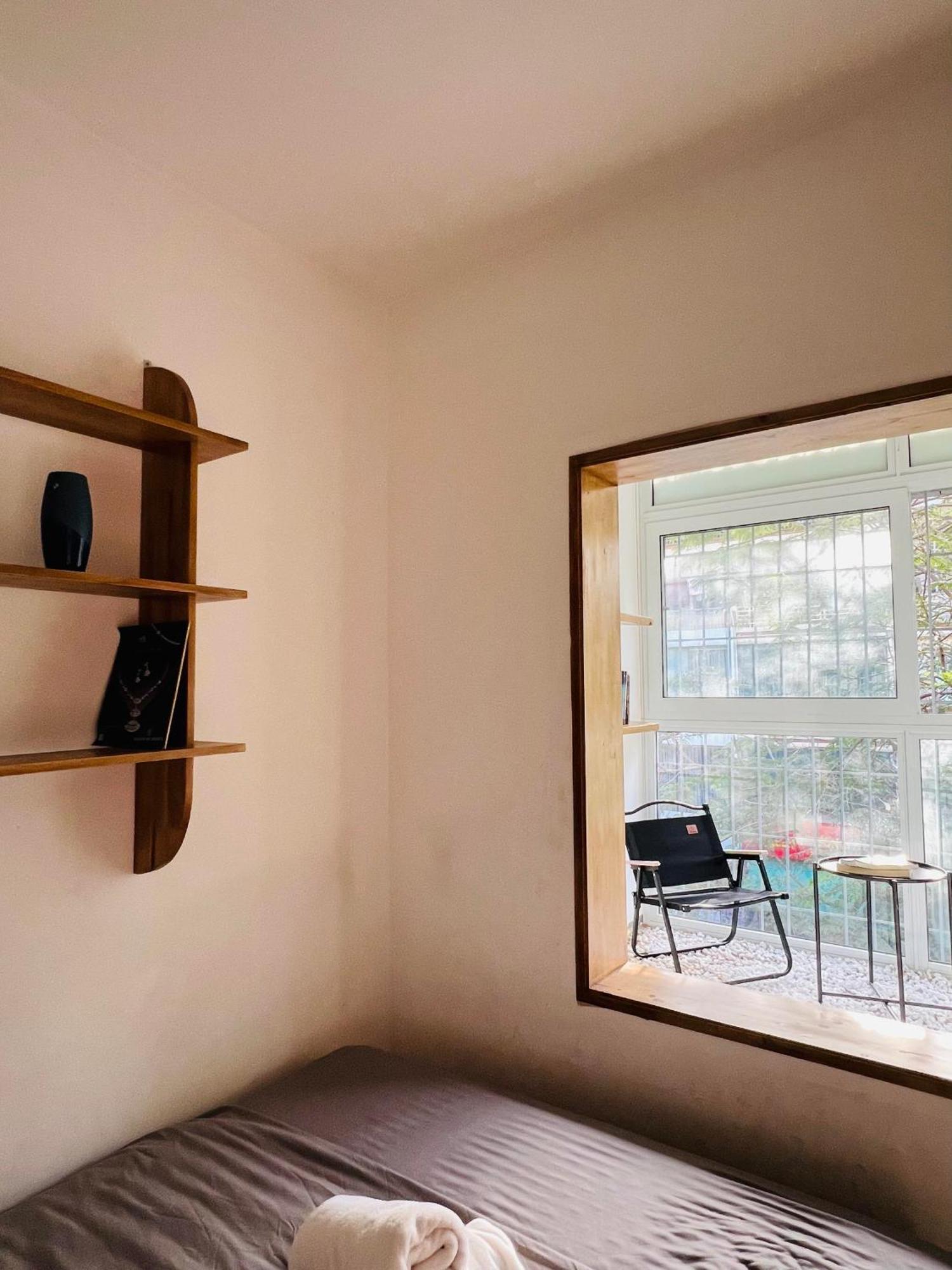 Sunny Old Quarter Near Train Street - Big Balcony, Kitchen- Self Check-in Hanoi