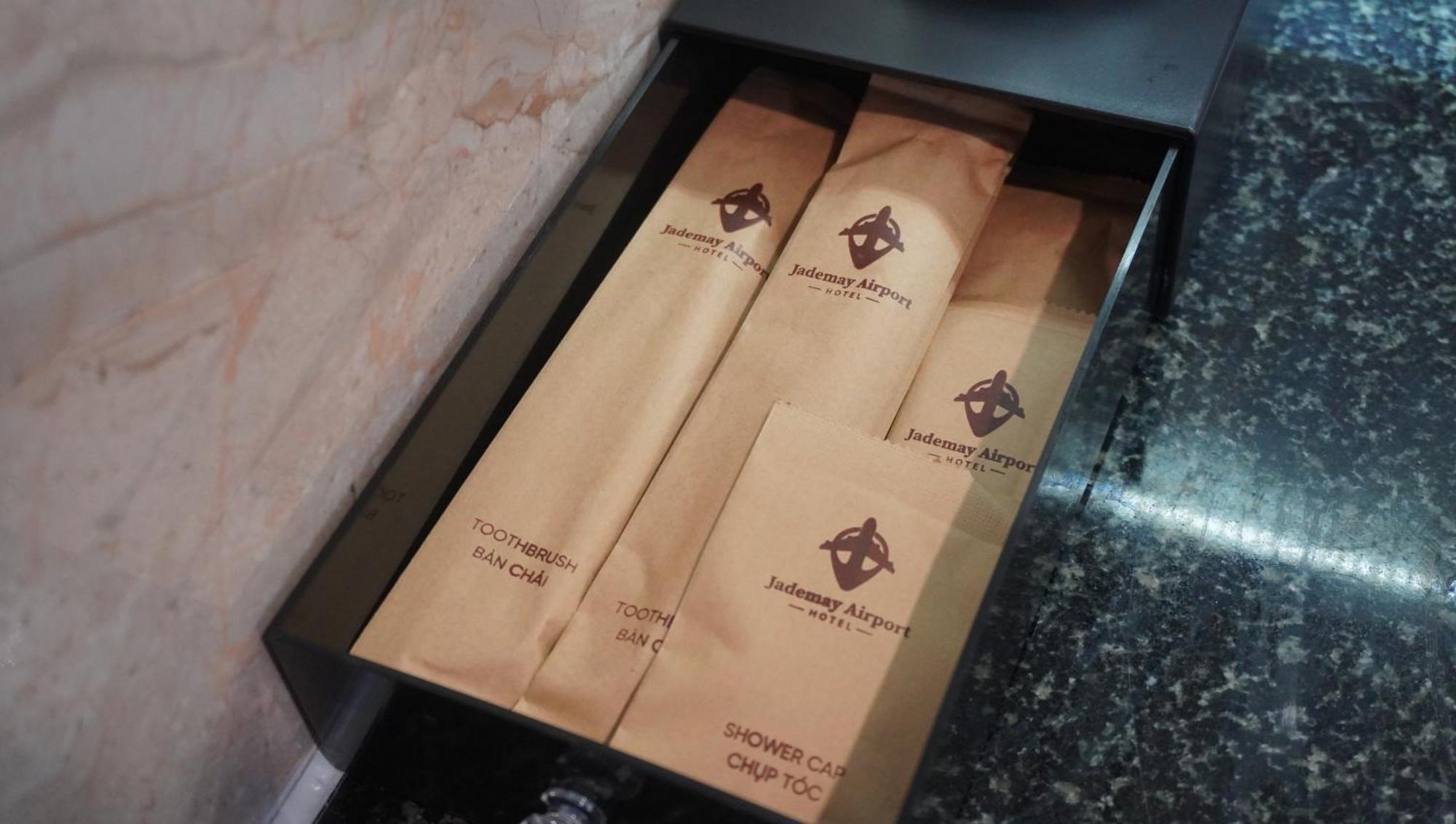 Hotel Jademay Airport 3*