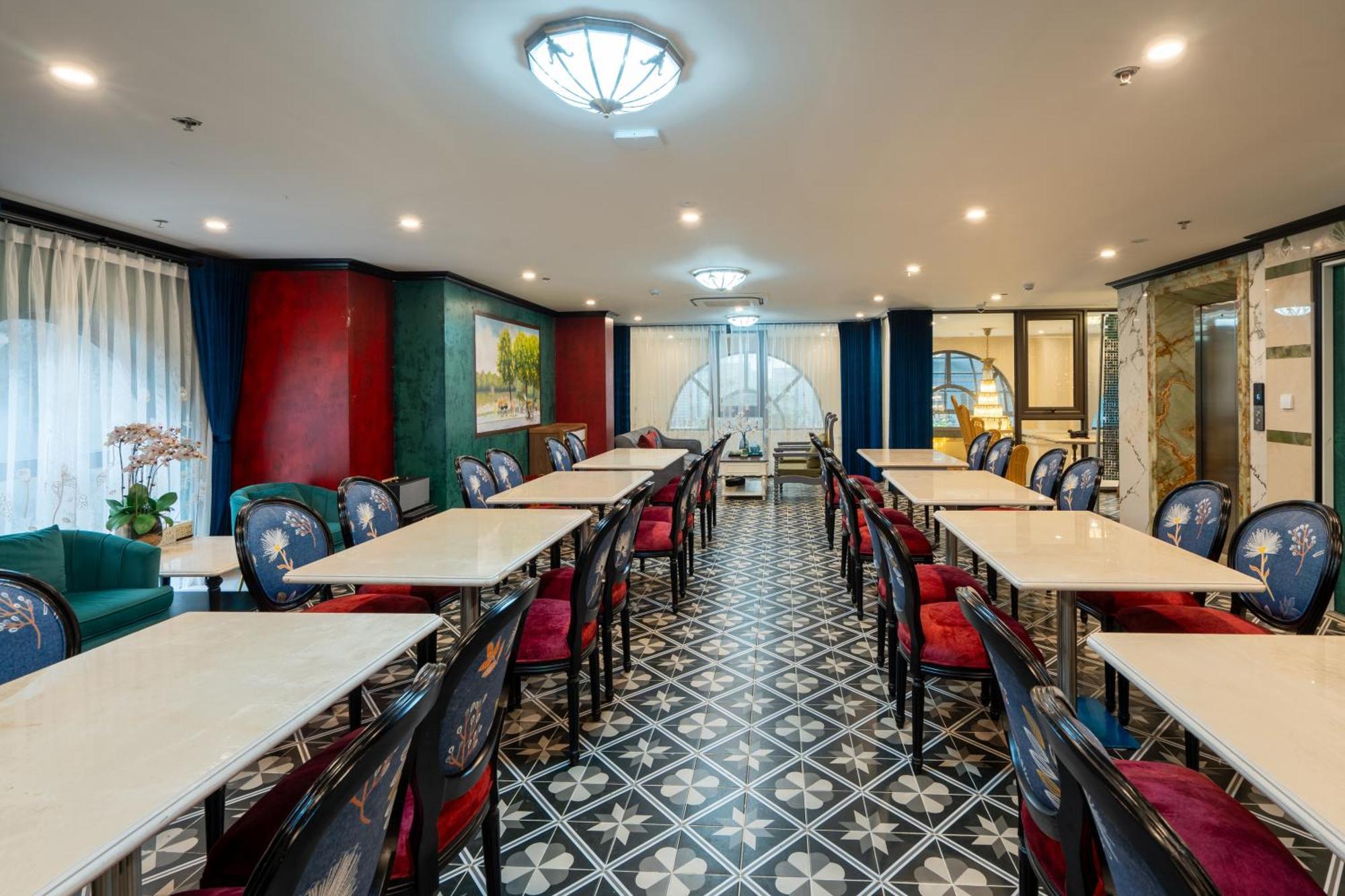 Aparthotel Charmpearl &
