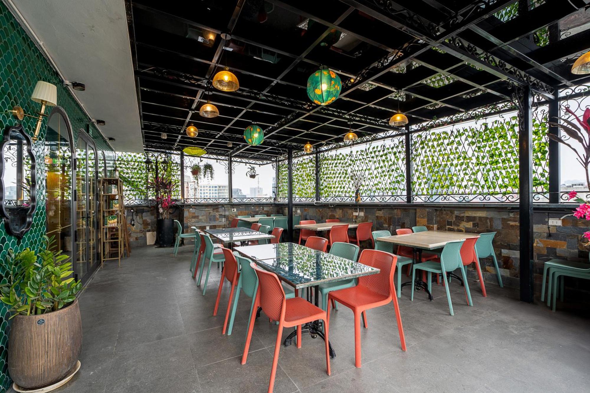 Aparthotel Charmpearl &