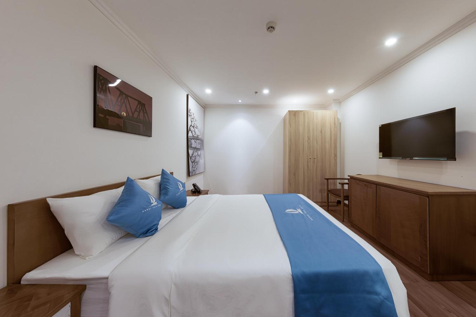 Sail Hotel