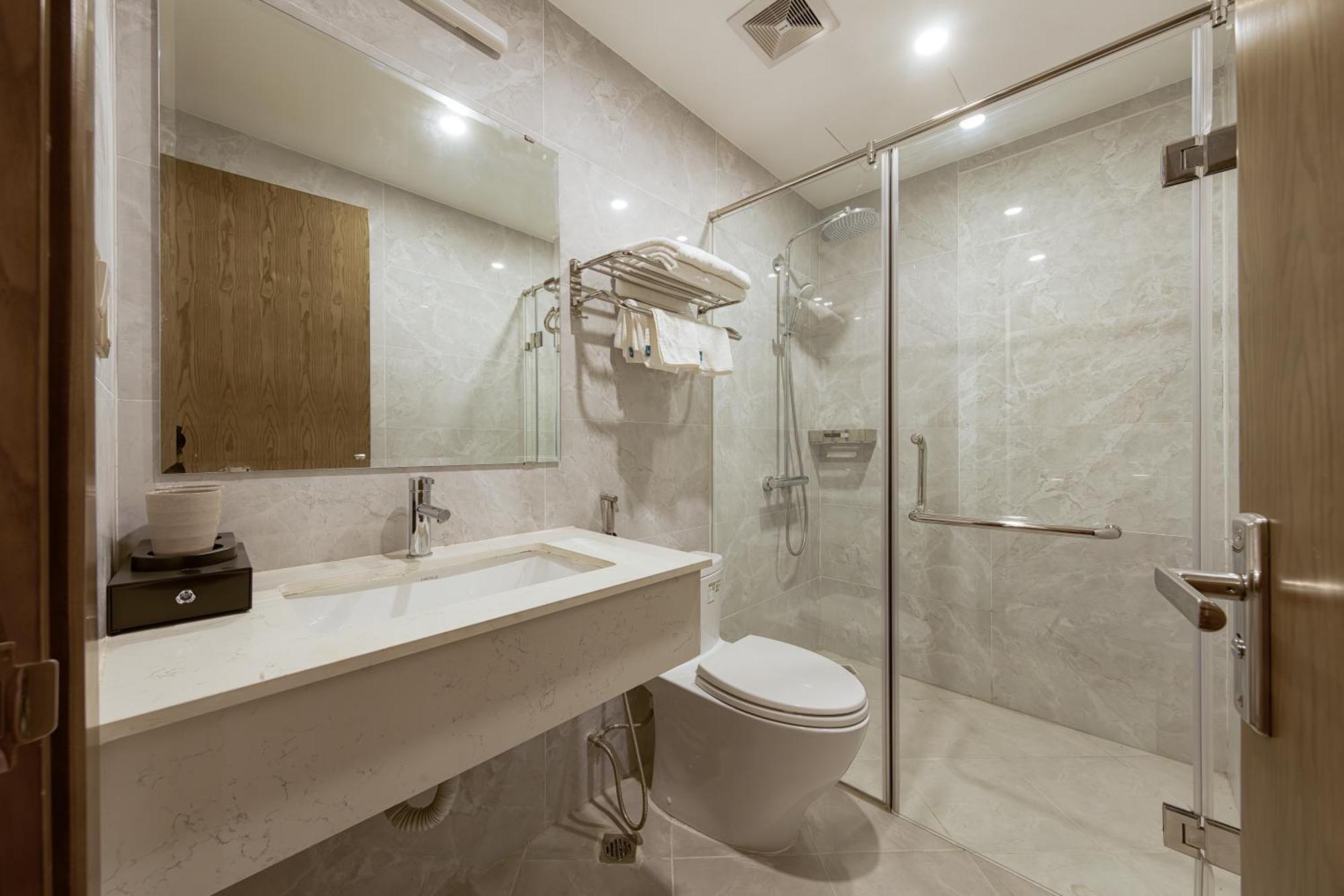 Hotel Sail Hanoi