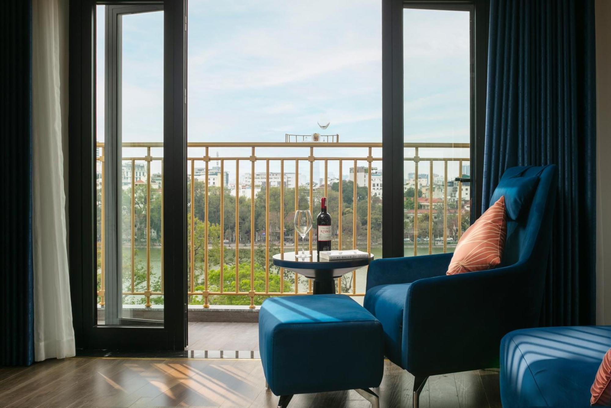 Aurora Oriental Khách sạn