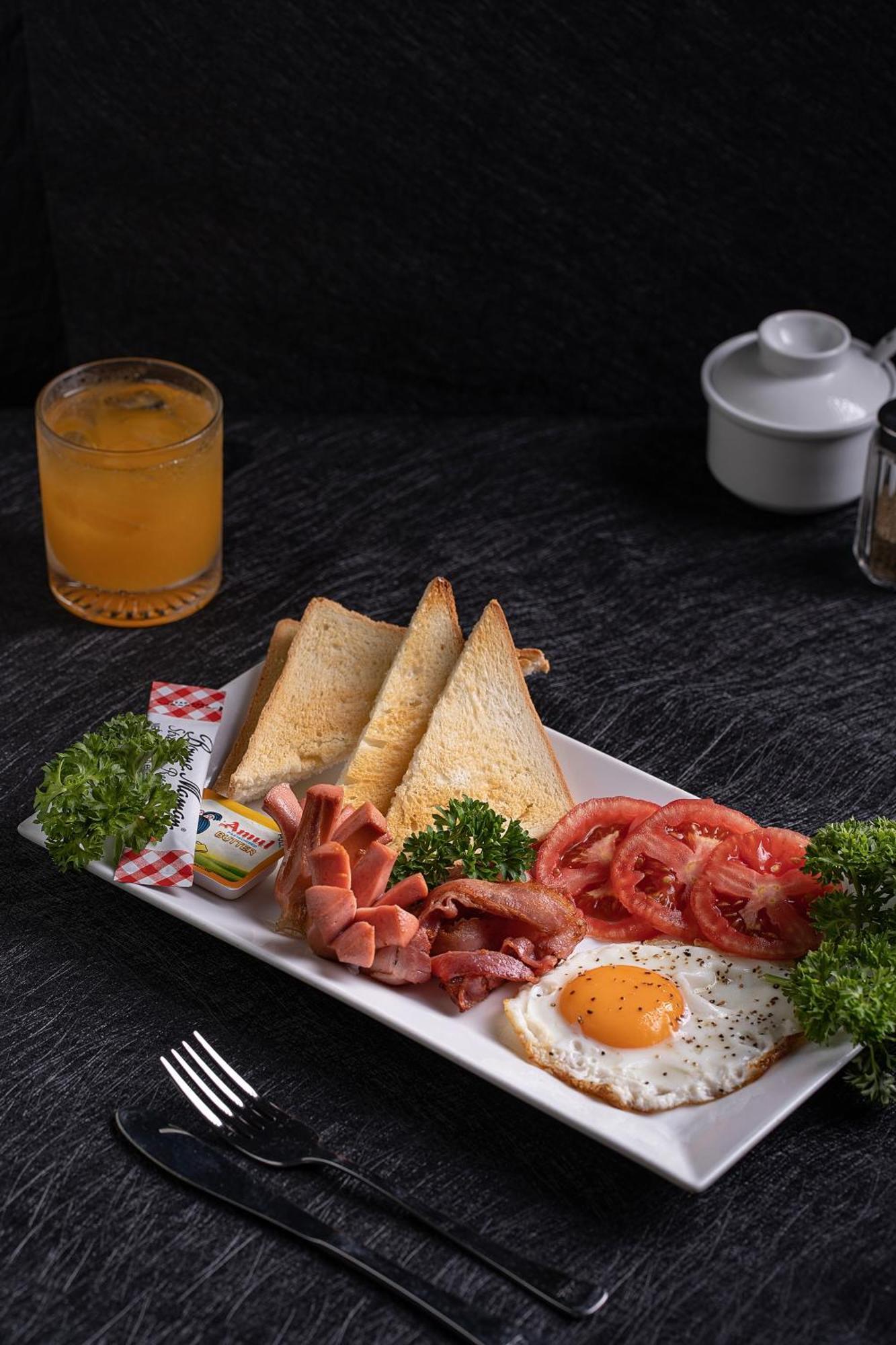 Queen Cafe 3* Hanoi