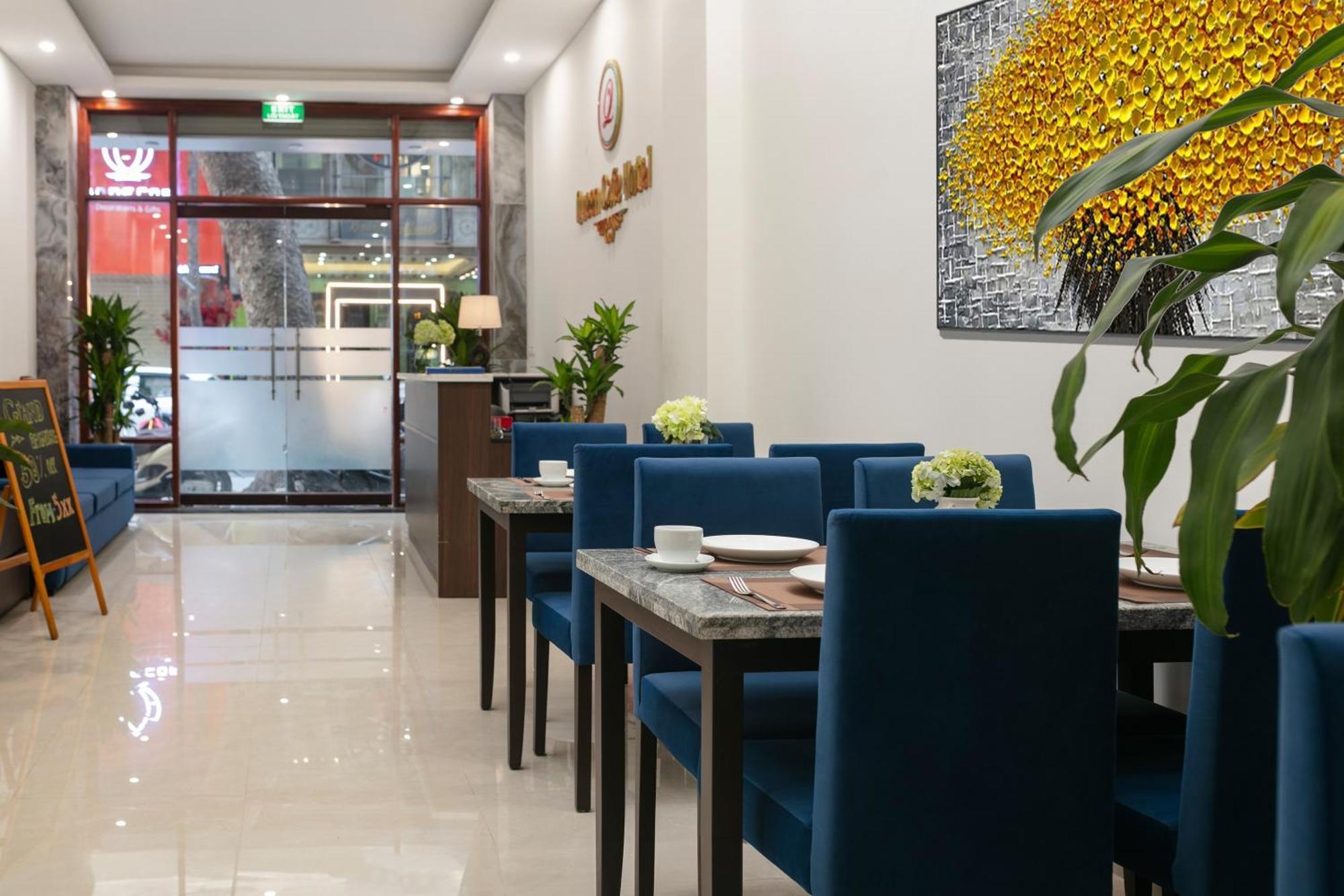 Queen Cafe Hanoi