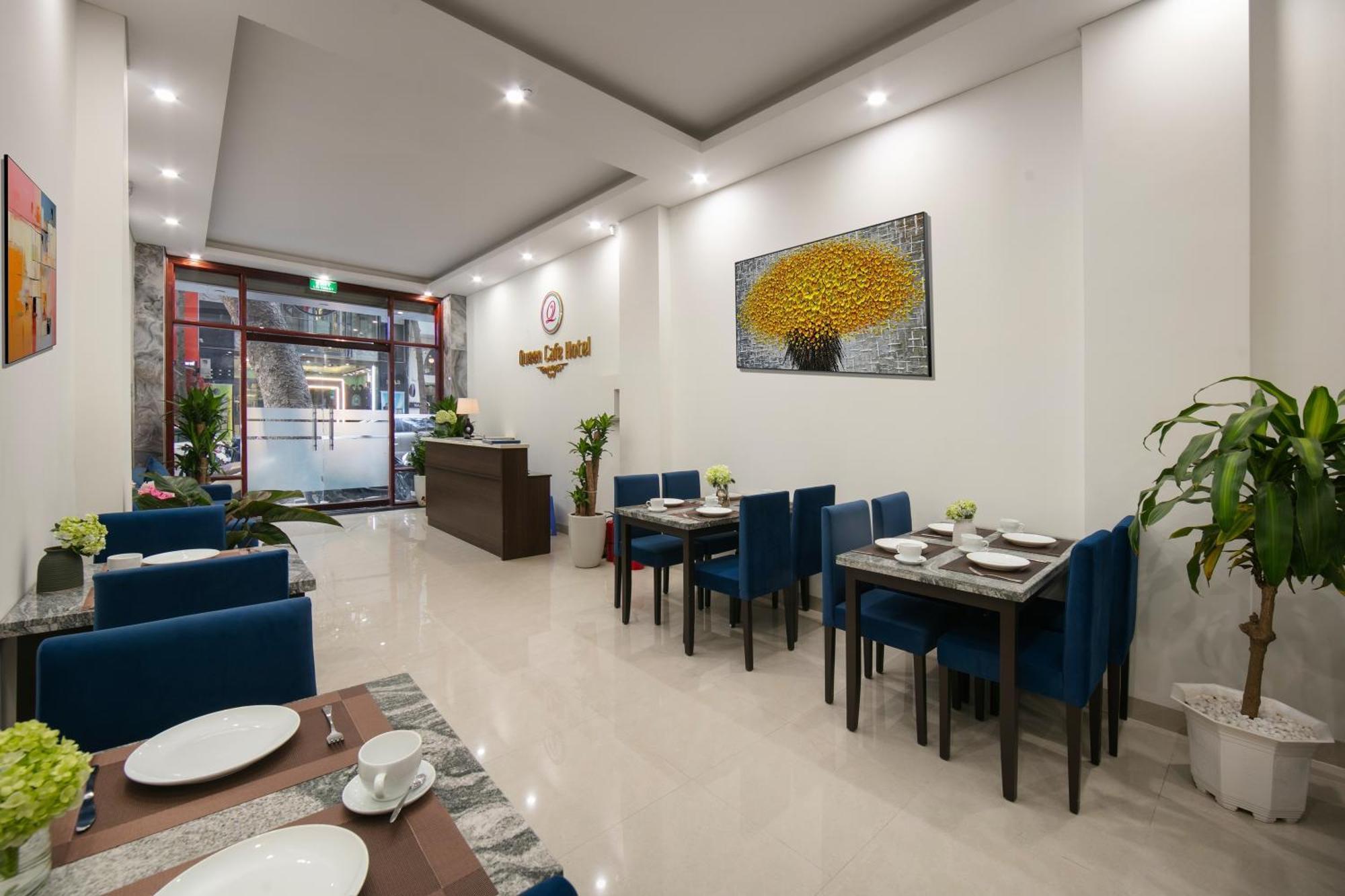 Hotel Queen Cafe