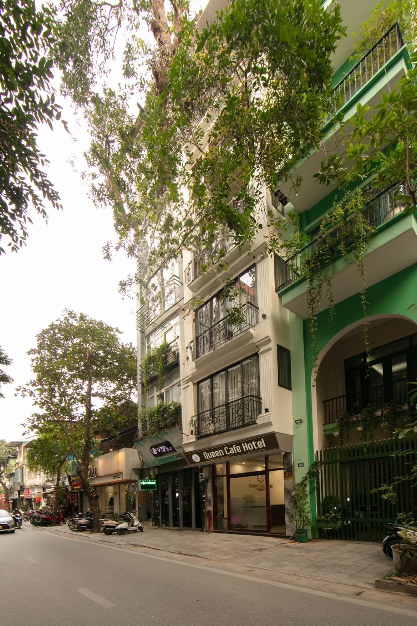 Hotel Queen Cafe Hanoi