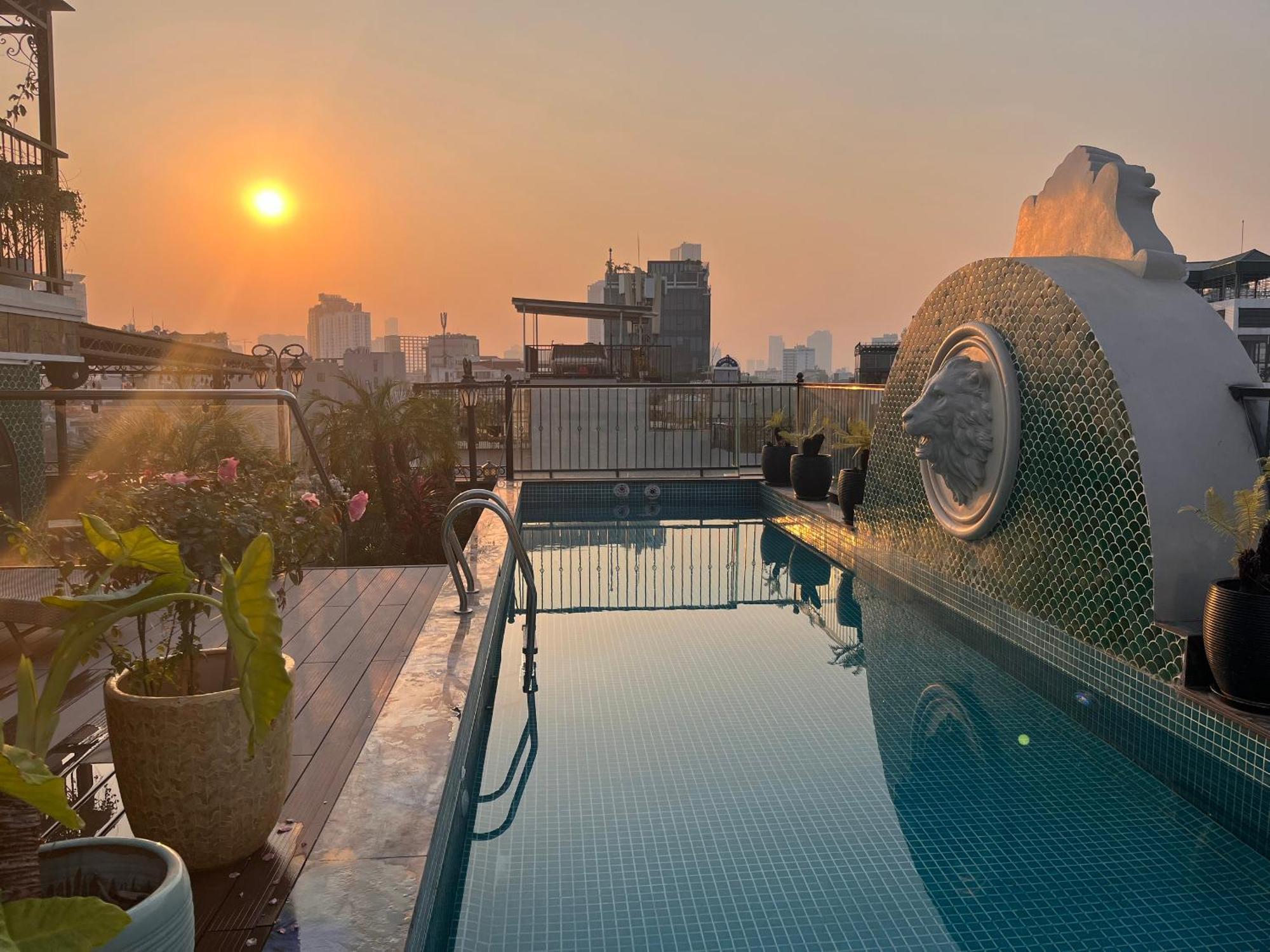 Charmpearl & Aparthotel 4*