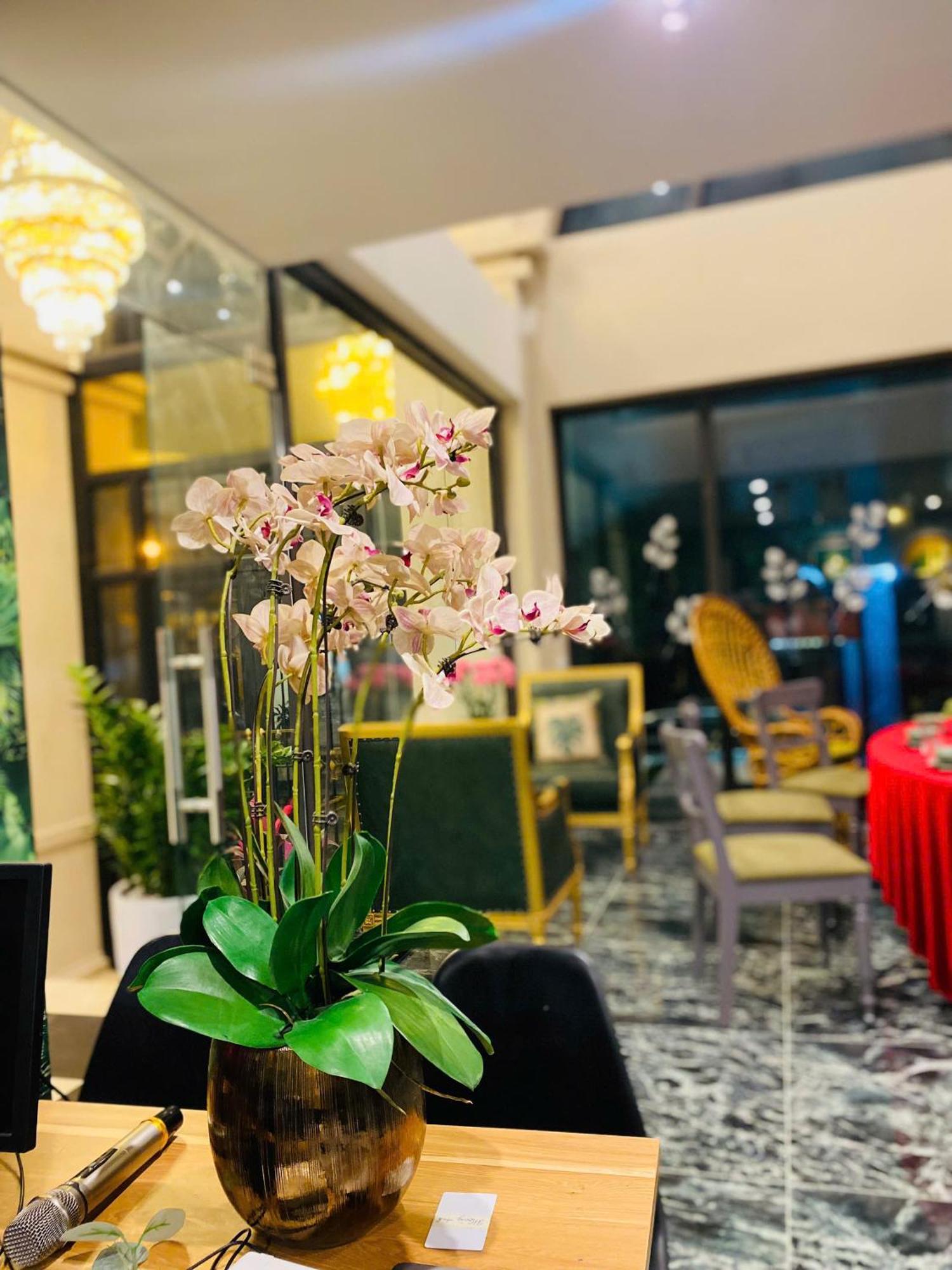 Aparthotel Charmpearl & 4*