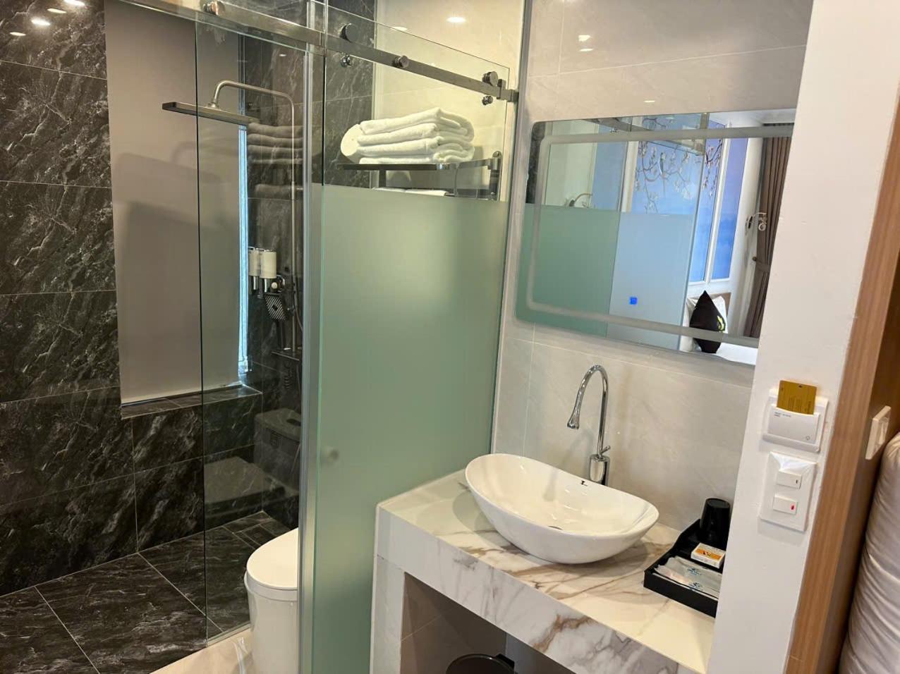 One 5 Ha Noi 4* Hanoi