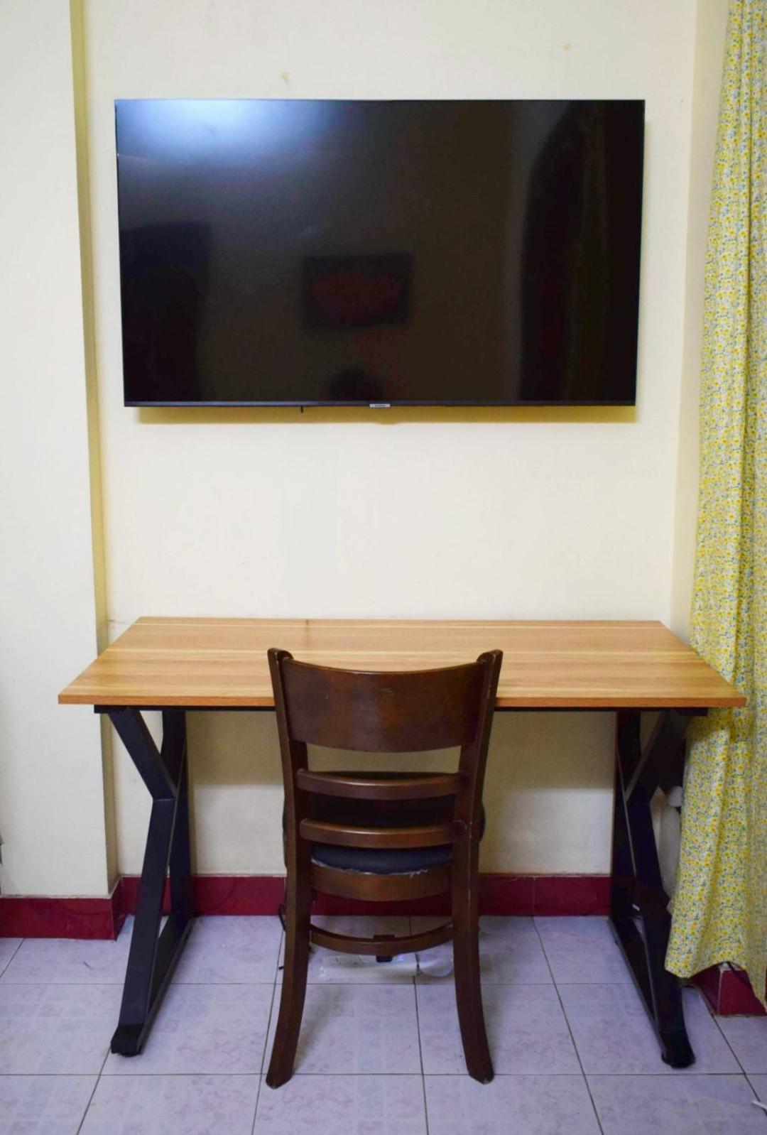 Lushstay Train Street - Private Hotel Hanoi