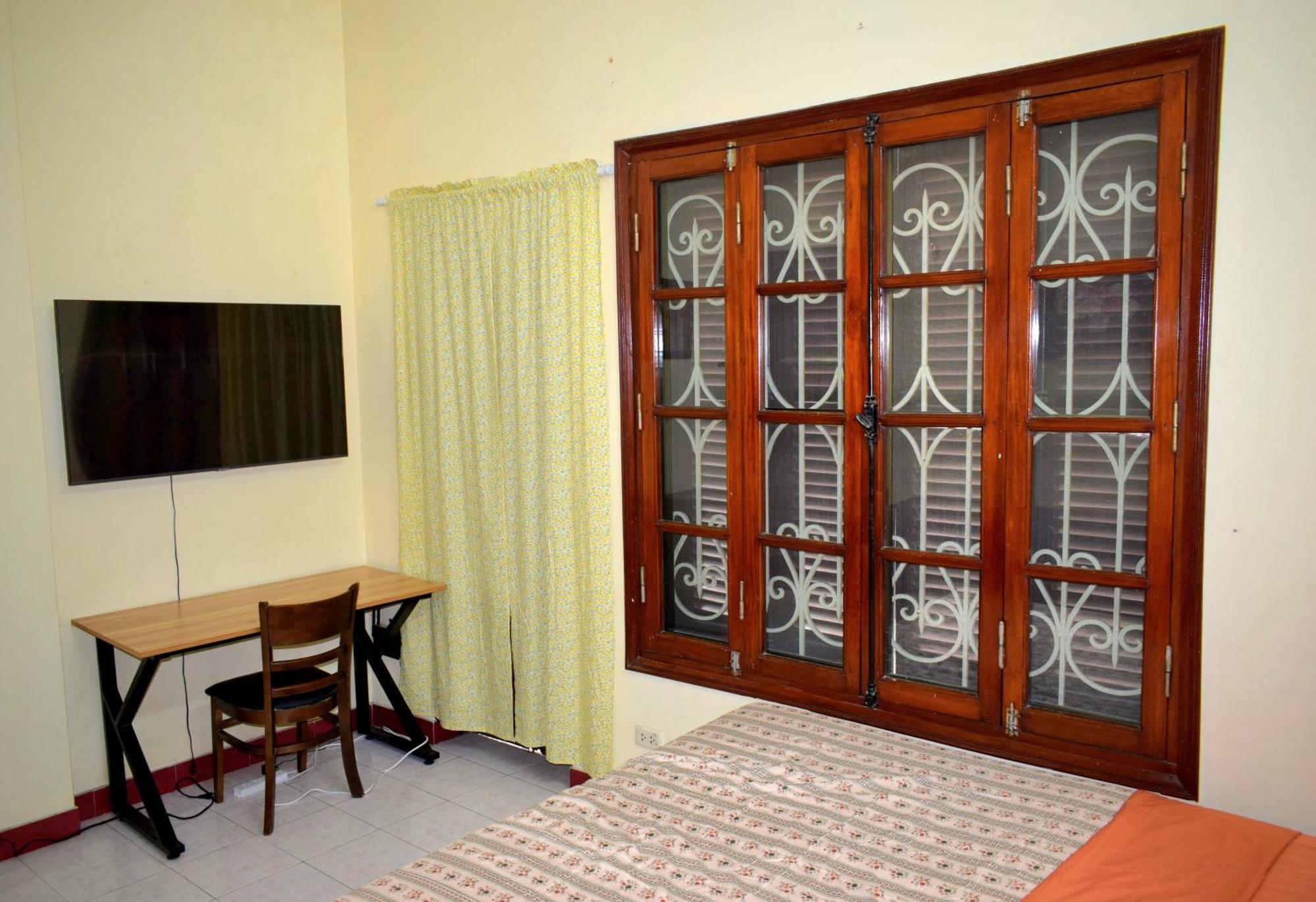 Lushstay Train Street - Private Hotel *