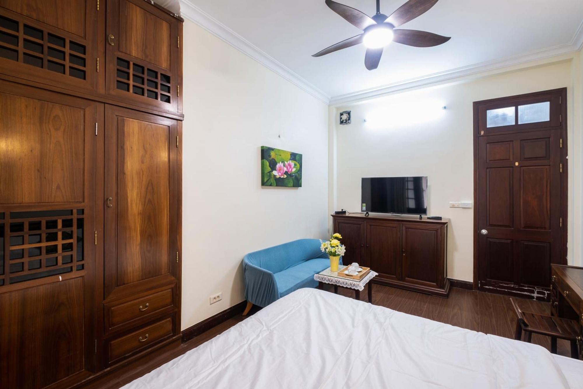 Ngoi Nha Dep Va Tien Nghi 4 Phong Ngu Tai Trung Tam Ha Noi Guest house *