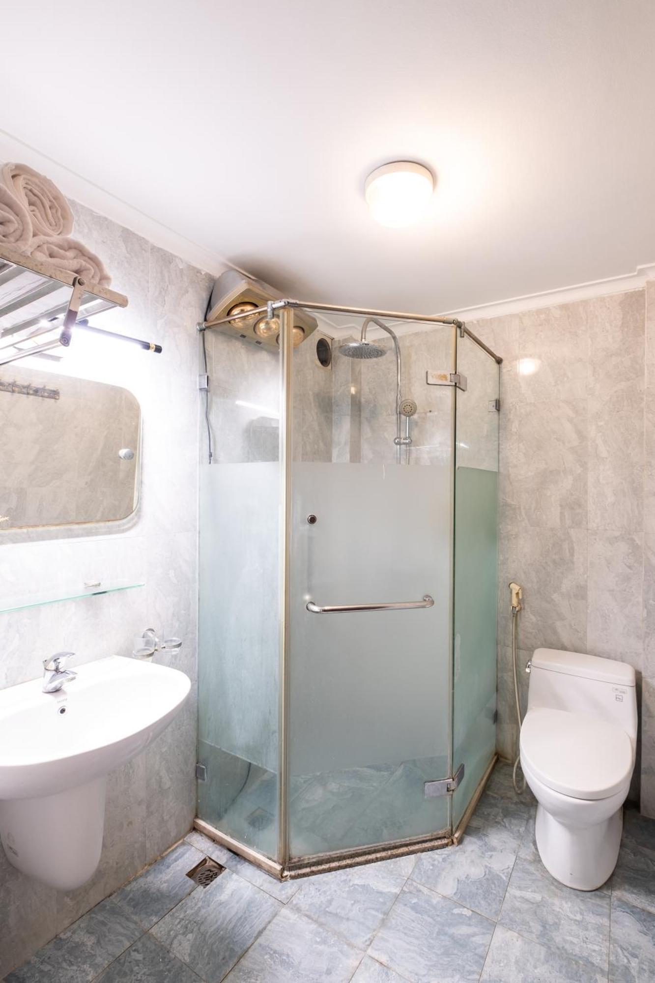 Guest house Ngoi Nha Dep Va Tien Nghi 4 Phong Ngu Tai Trung Tam Ha Noi Hanoi
