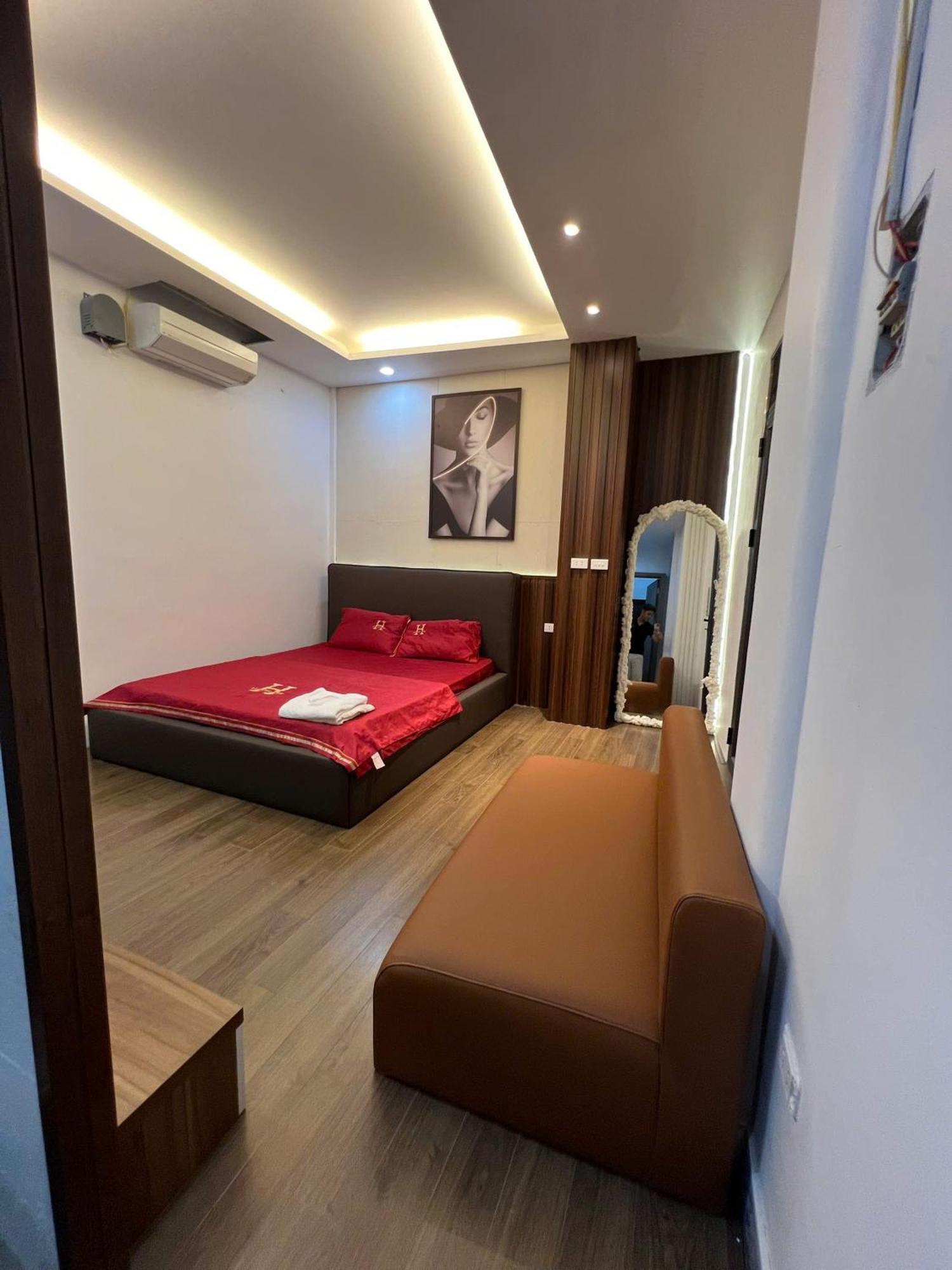 Venus 45 Hanoi