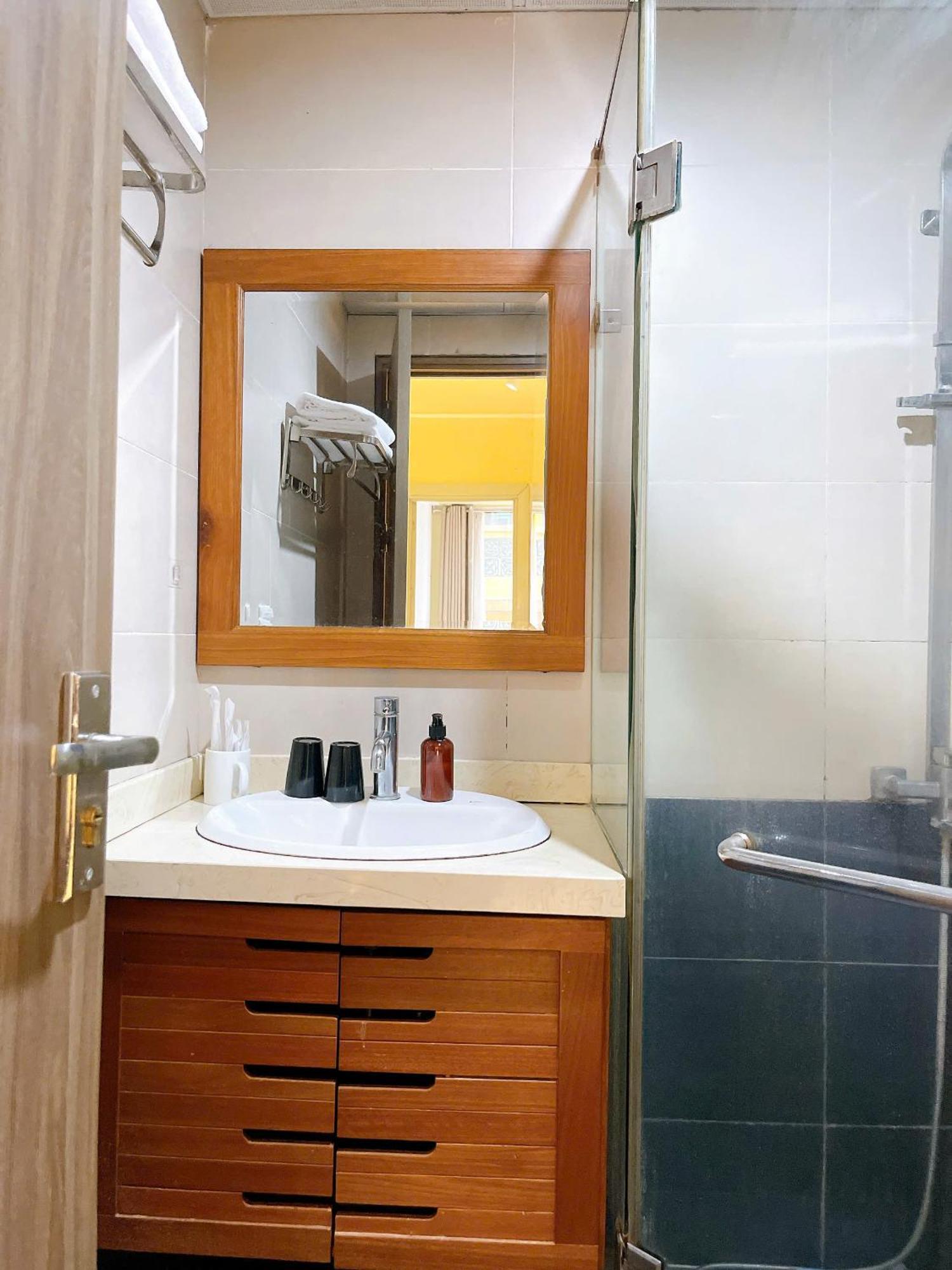 Luxe Paradise 80 Tu Hoa Hanoi