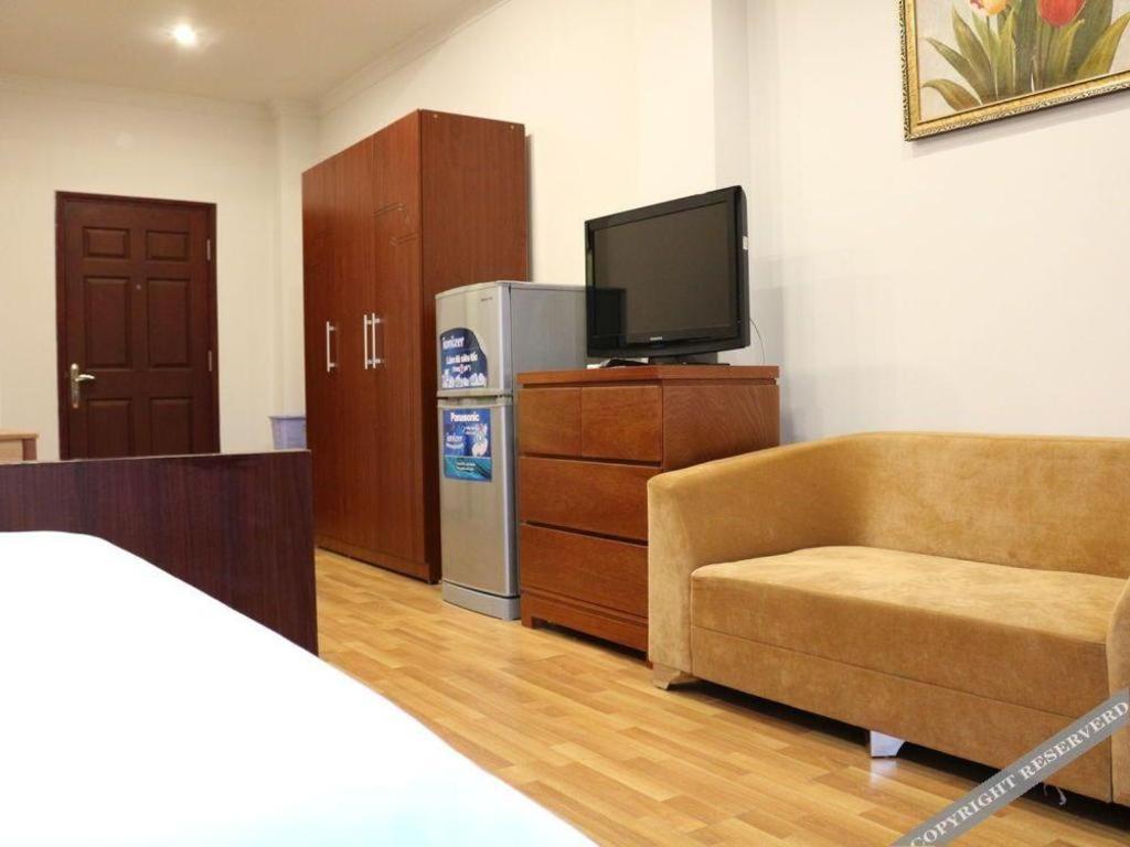 Apec Hotel 3*