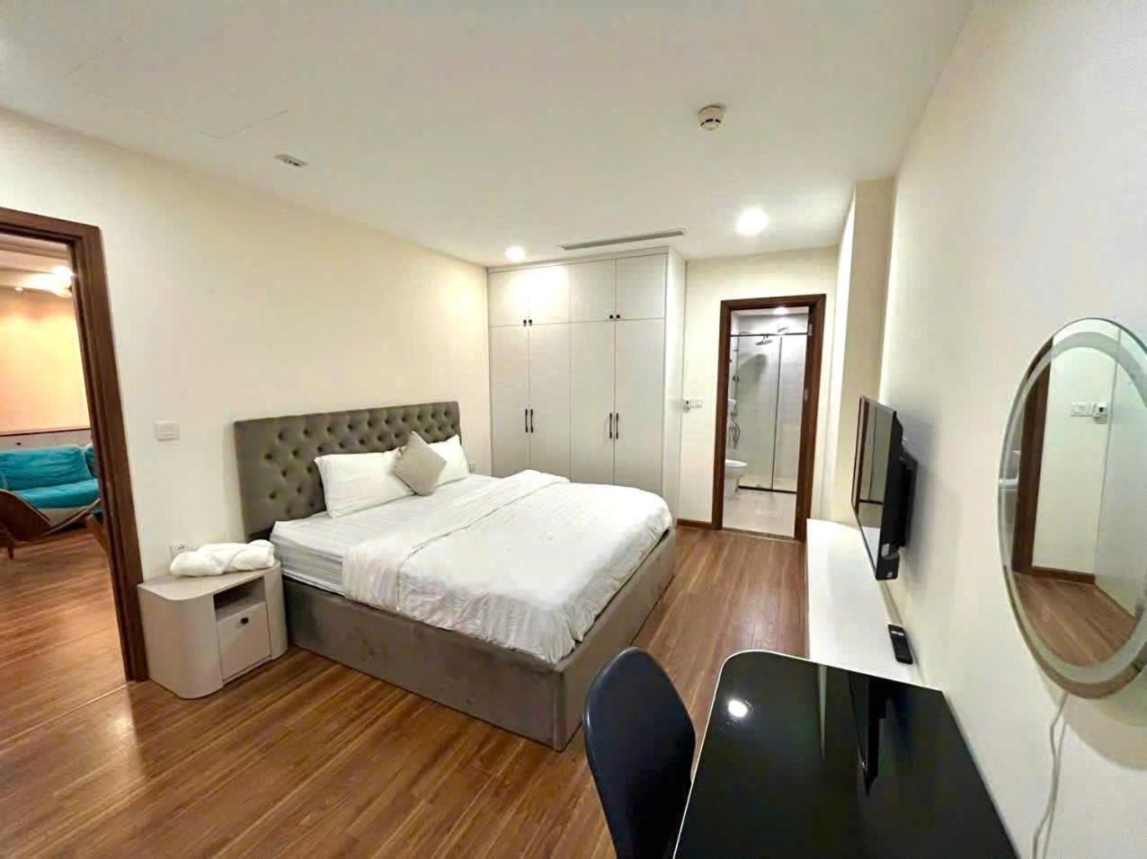 Apartment Asahi Luxstay - Golden Park Big Corner With Cau Giay Park View *