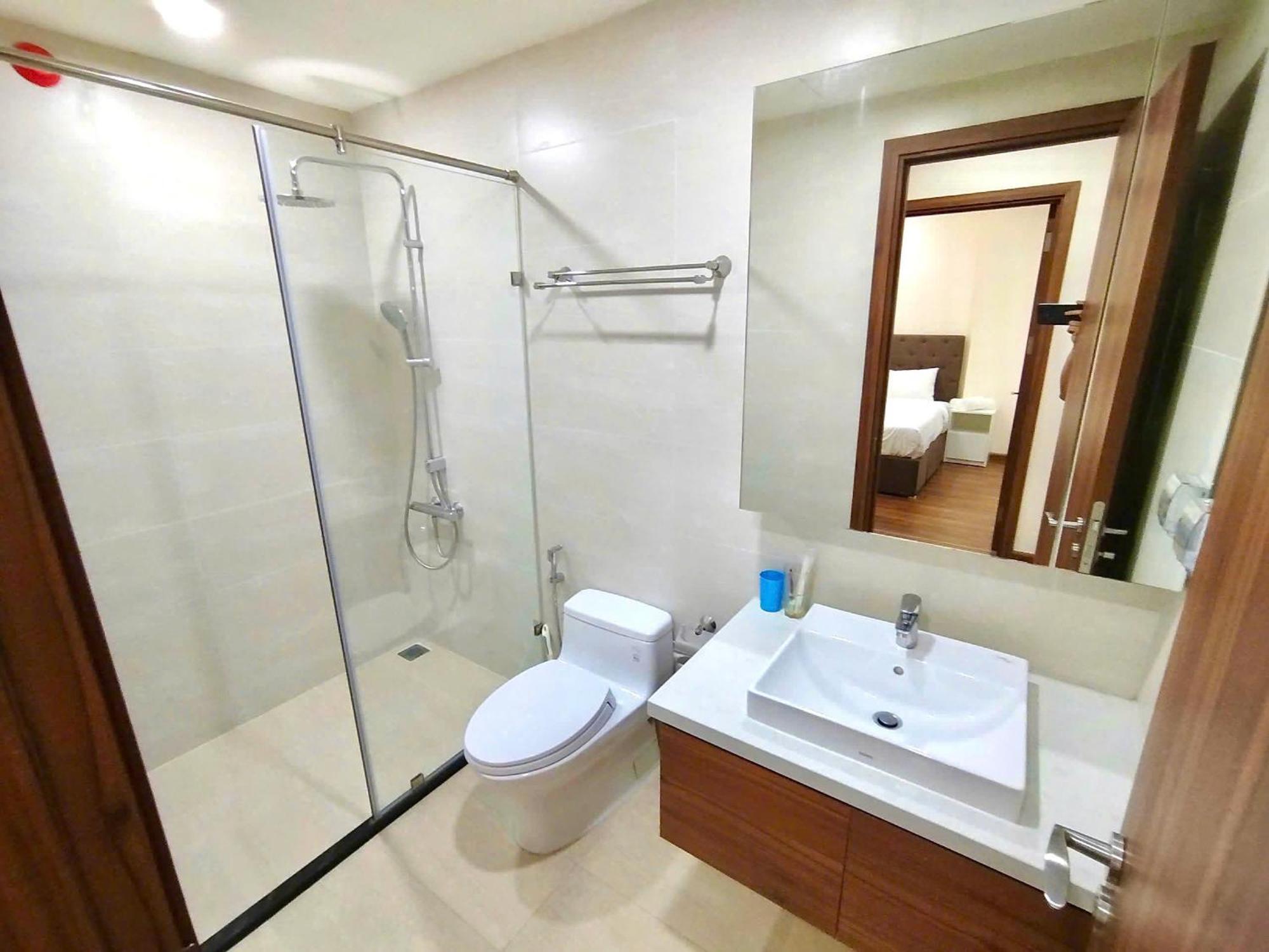 Apartment Asahi Luxstay - Golden Park Big Corner With Cau Giay Park View Hanoi