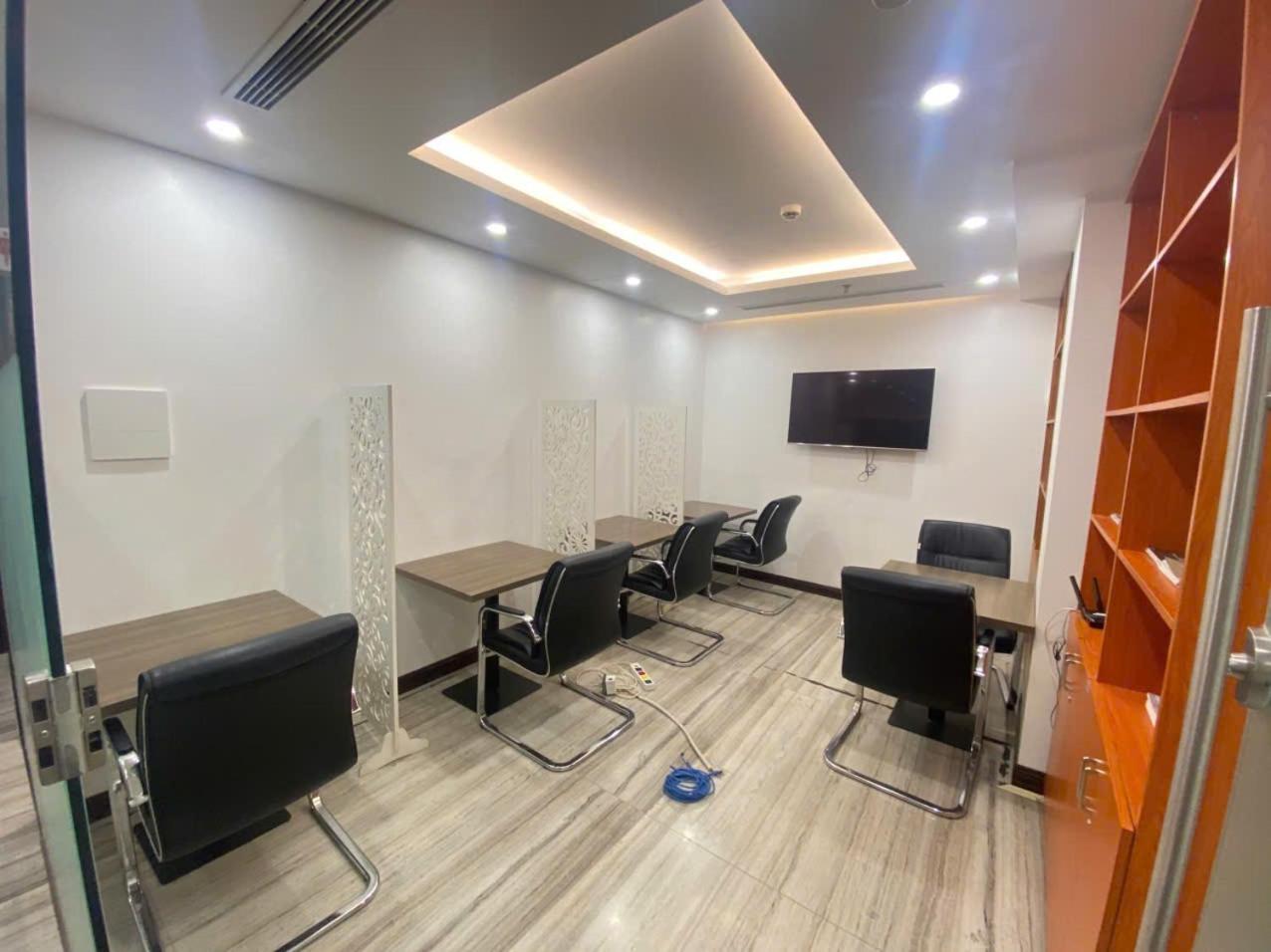 Hotel Yah &