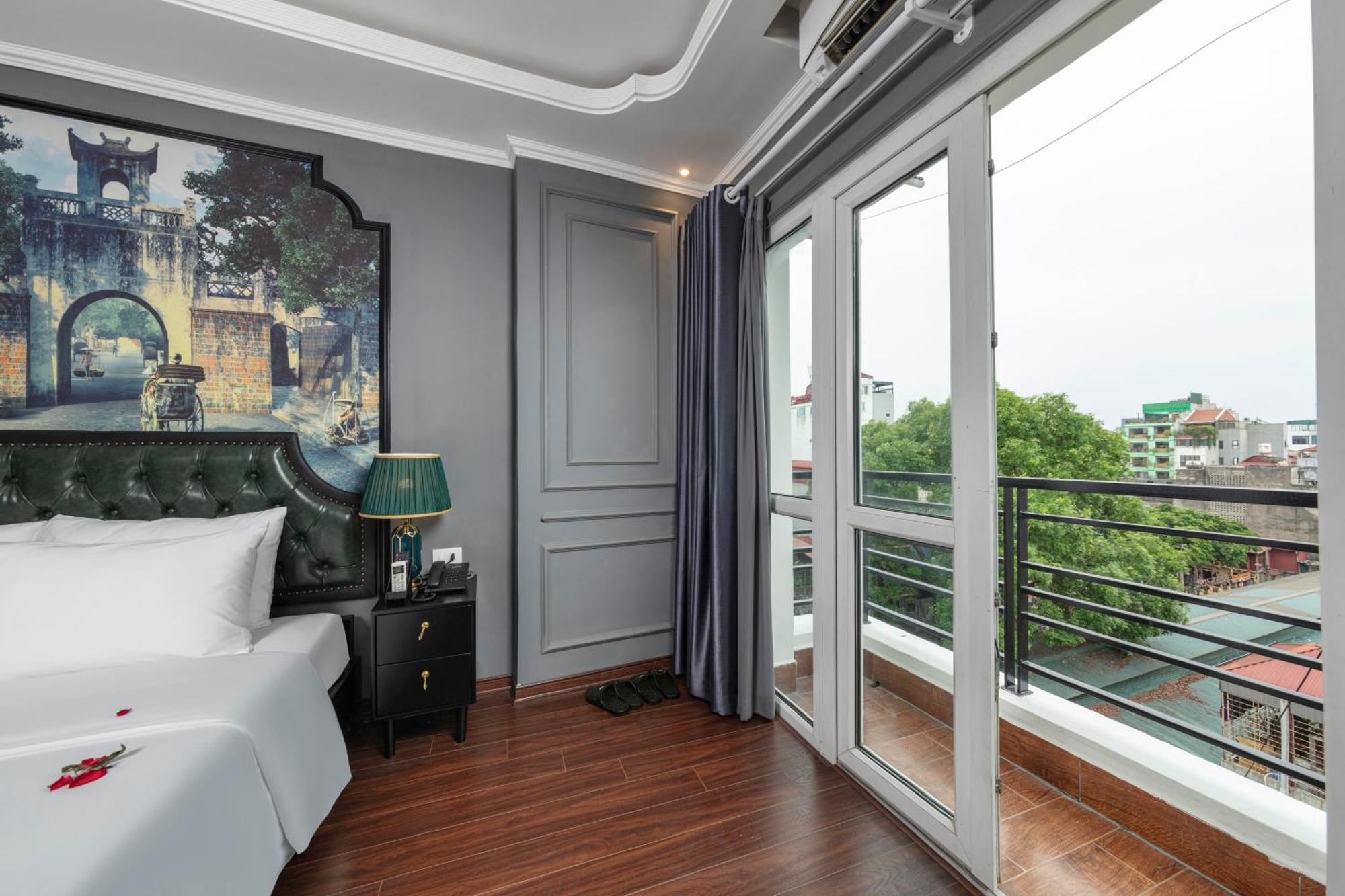 Hotel View & Travel