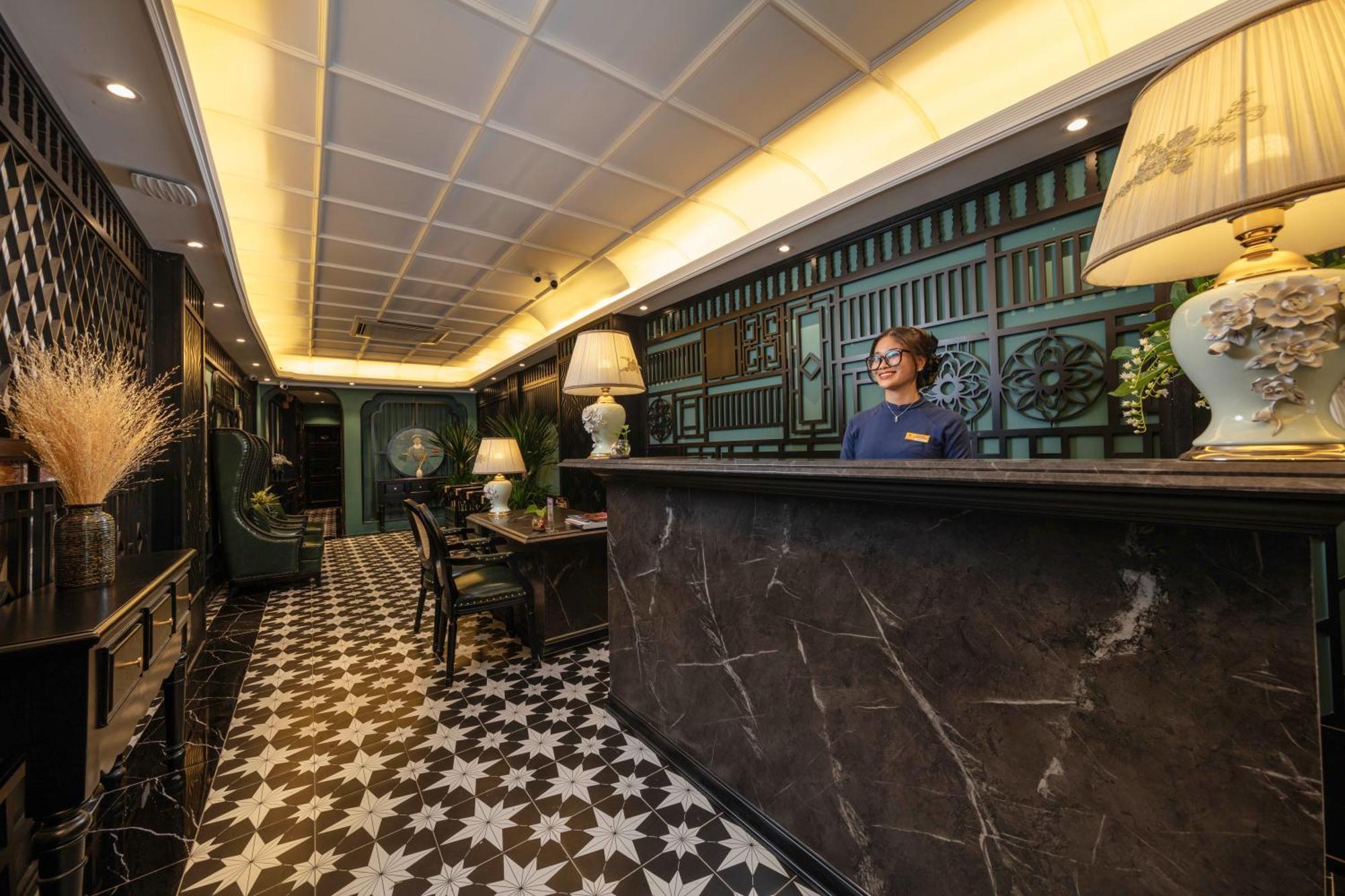 View & Travel Hotel Hanoi