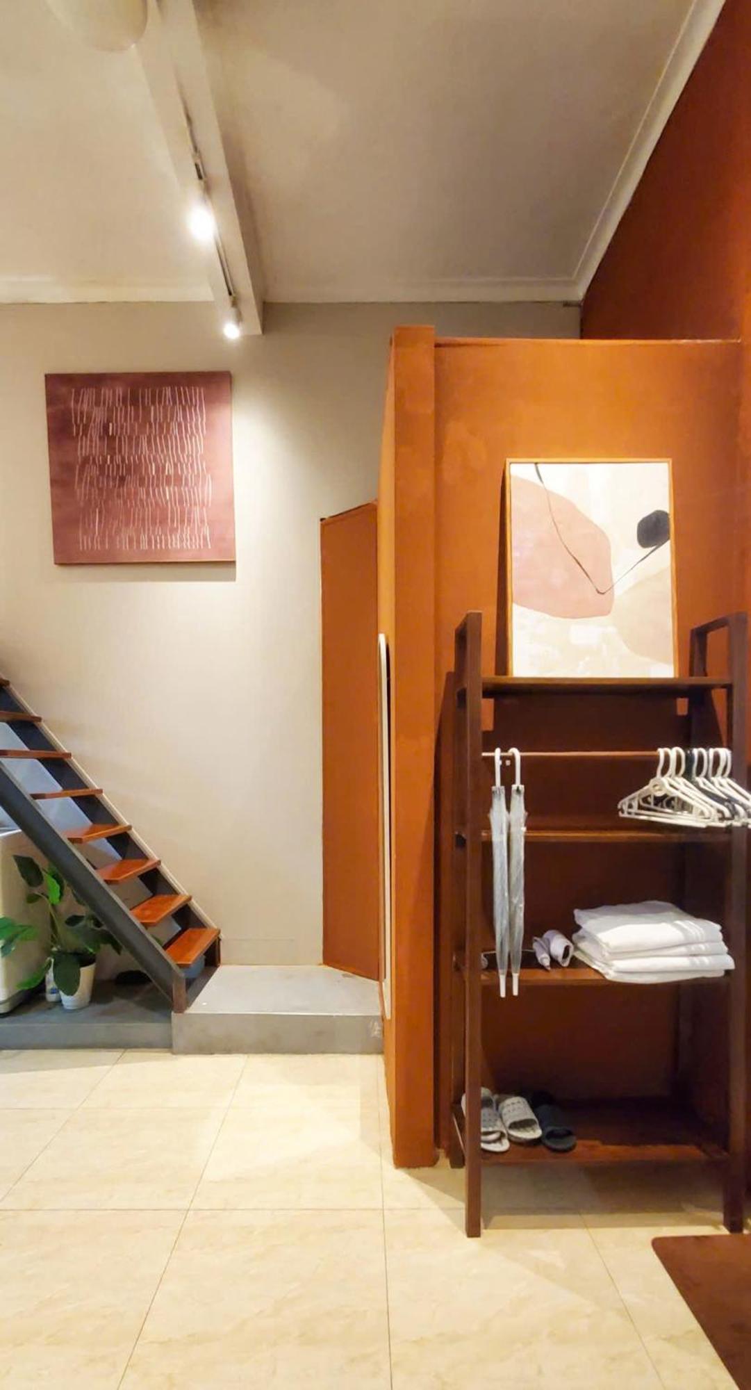 Terra House In Old Quarter - Church - Night Market Apartment