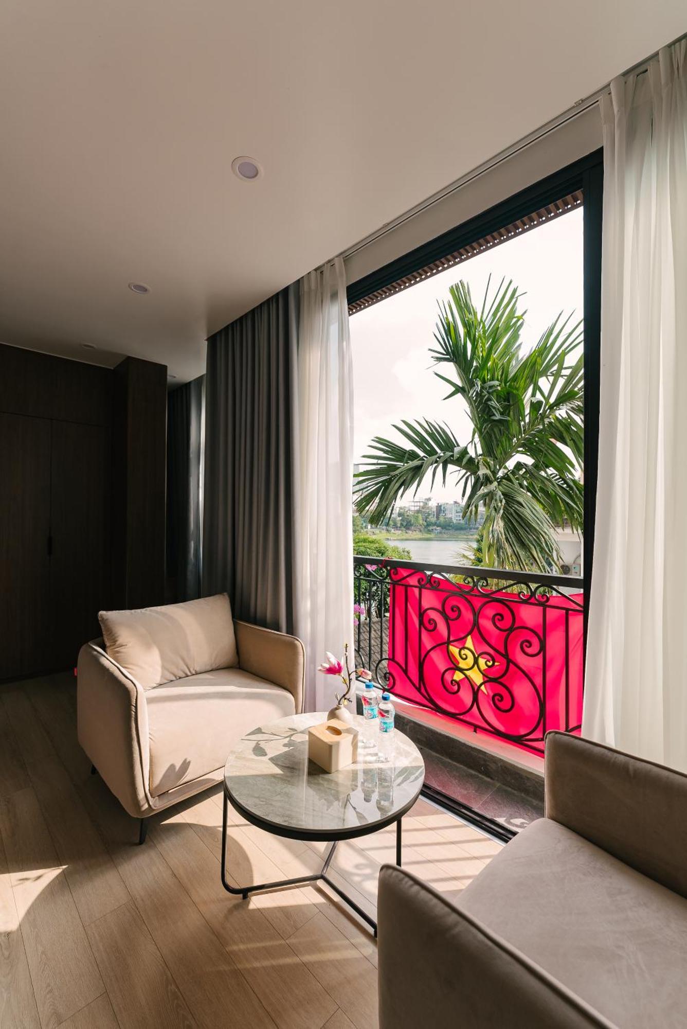 Crescendo Stylist Lakeview Pangsapuri