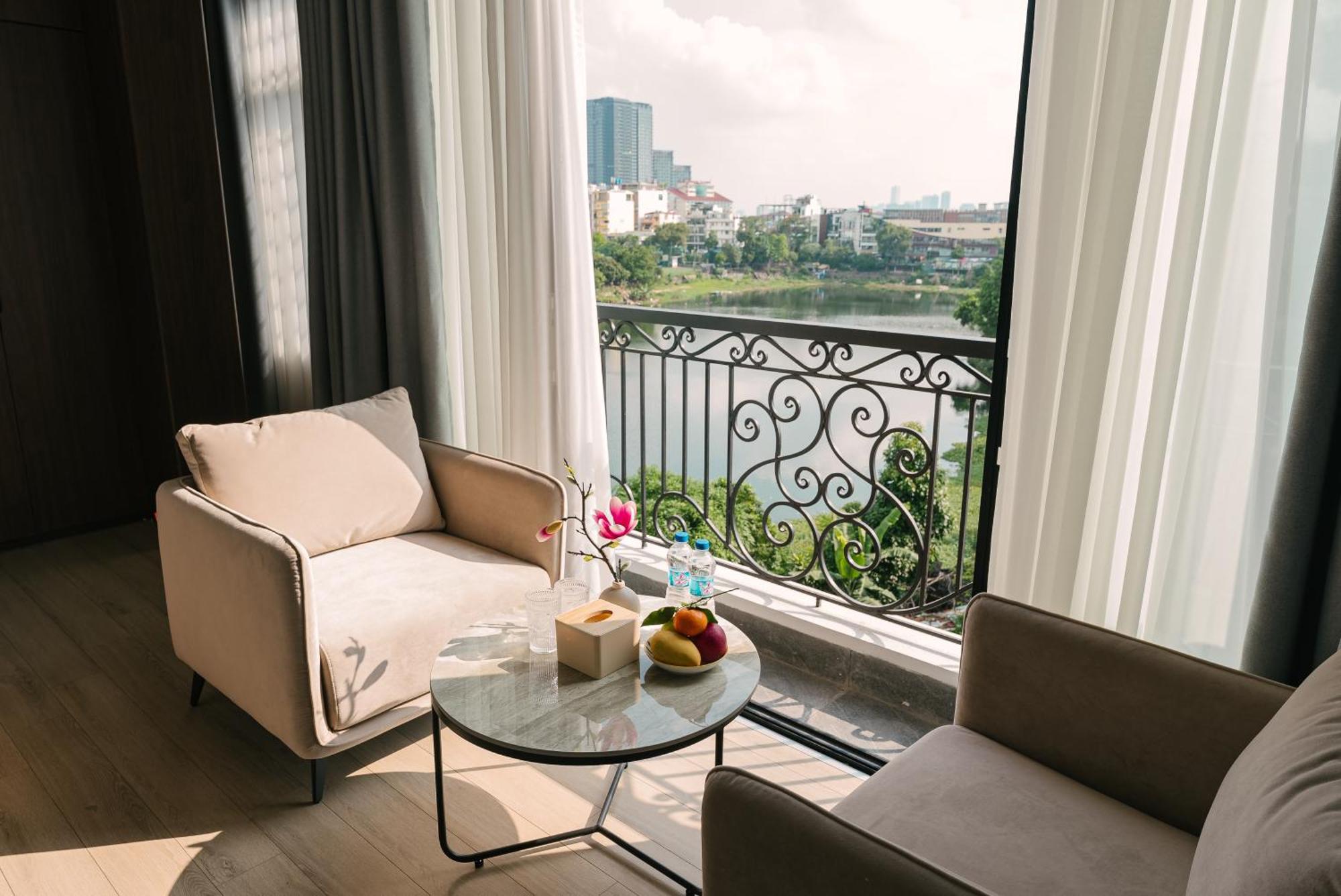 Crescendo Stylist Lakeview Hanoi