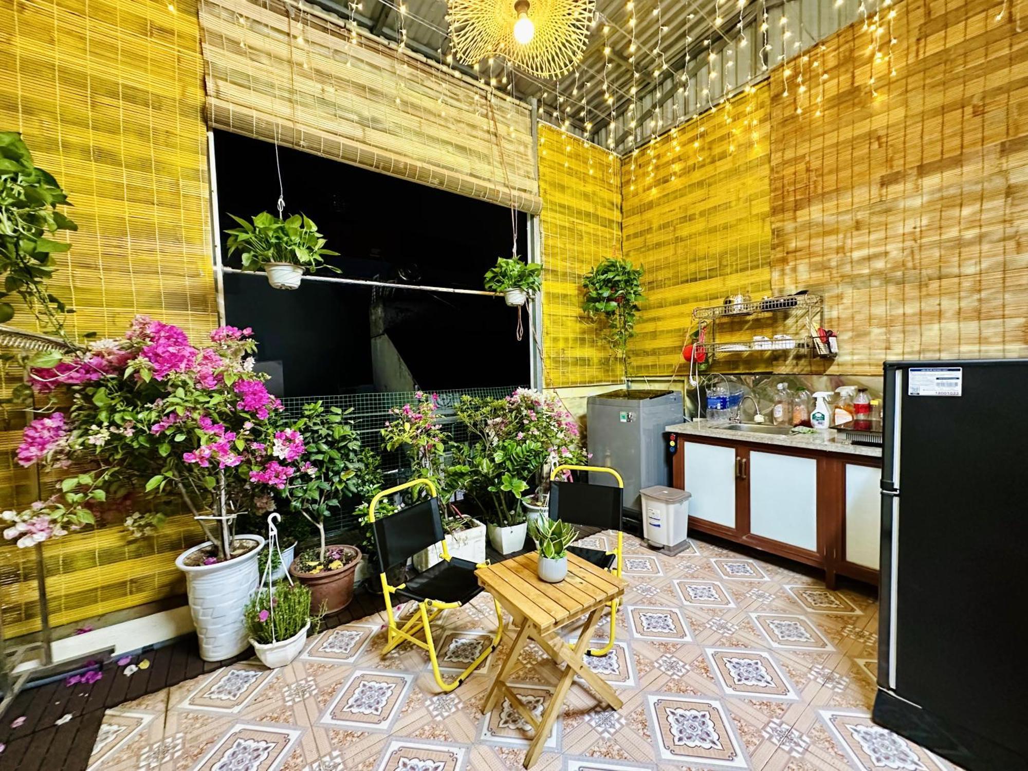 Homestay Vietnam Travelers 1 With Private Balcony Hanoi