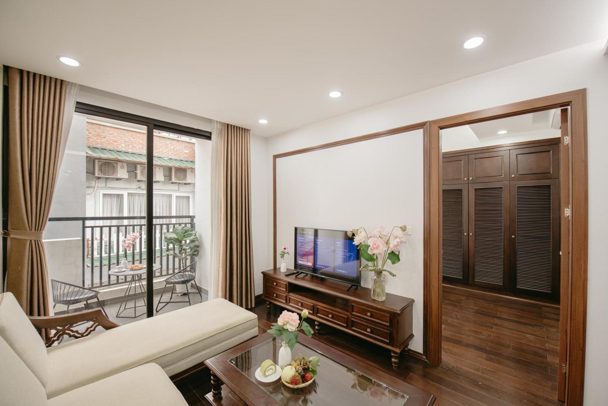 Lunaria Two Bedroom - The Epicenter Of Luxury And Convenience Hanoi
