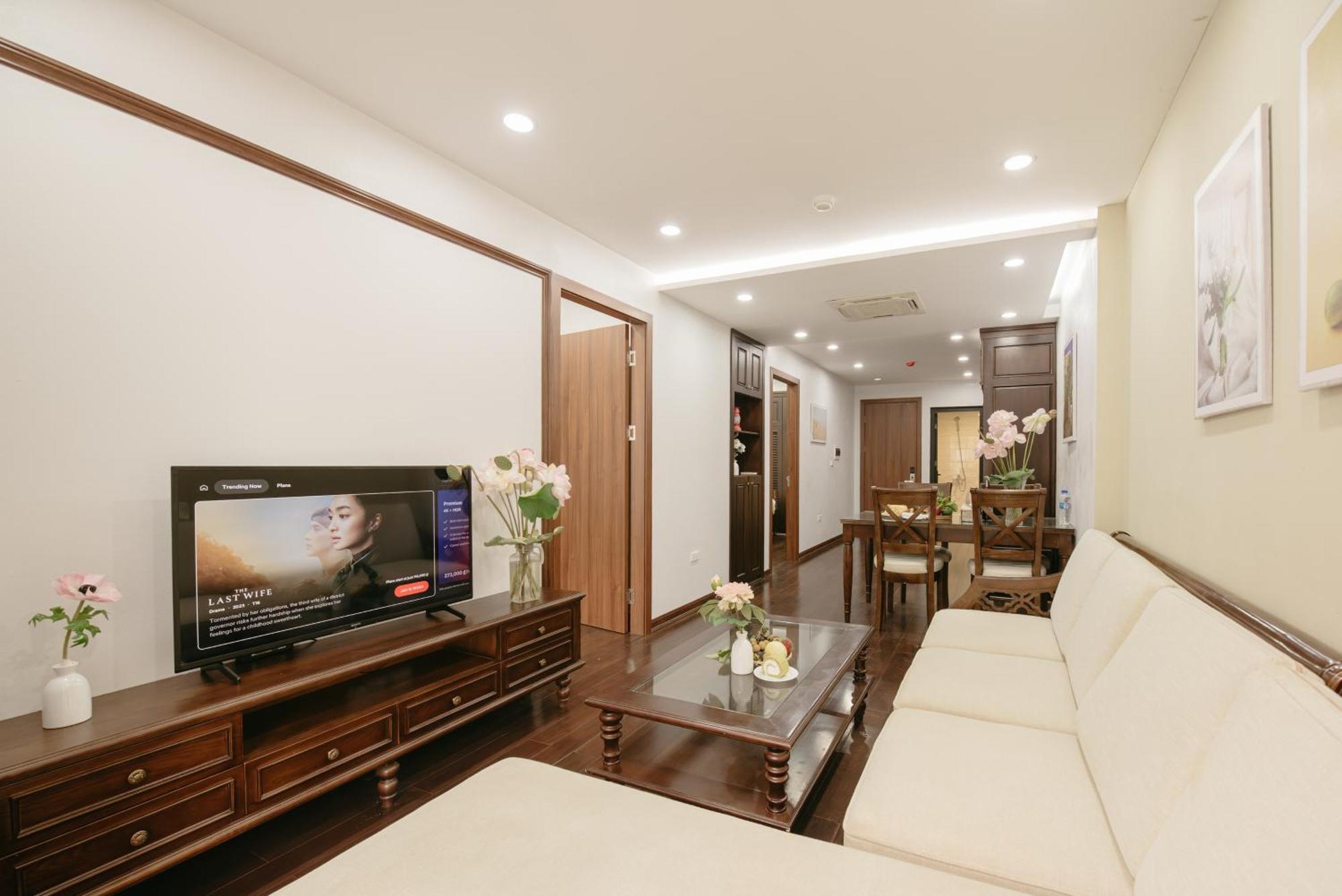 Lunaria Two Bedroom - The Epicenter Of Luxury And Convenience * Hanoi