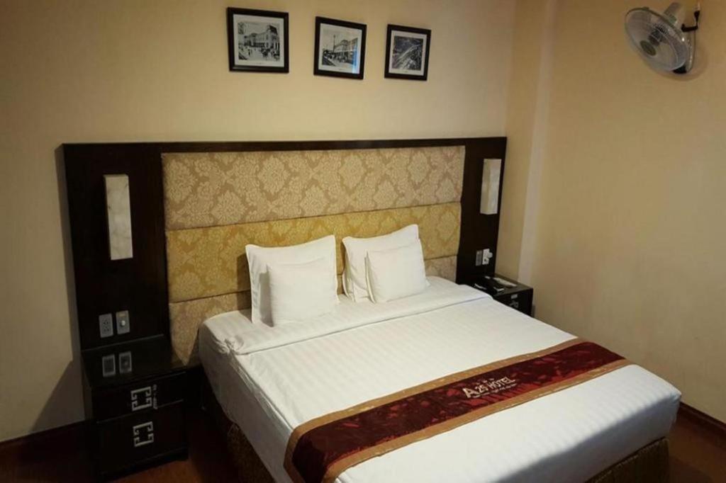 New Moon Hotel 2*