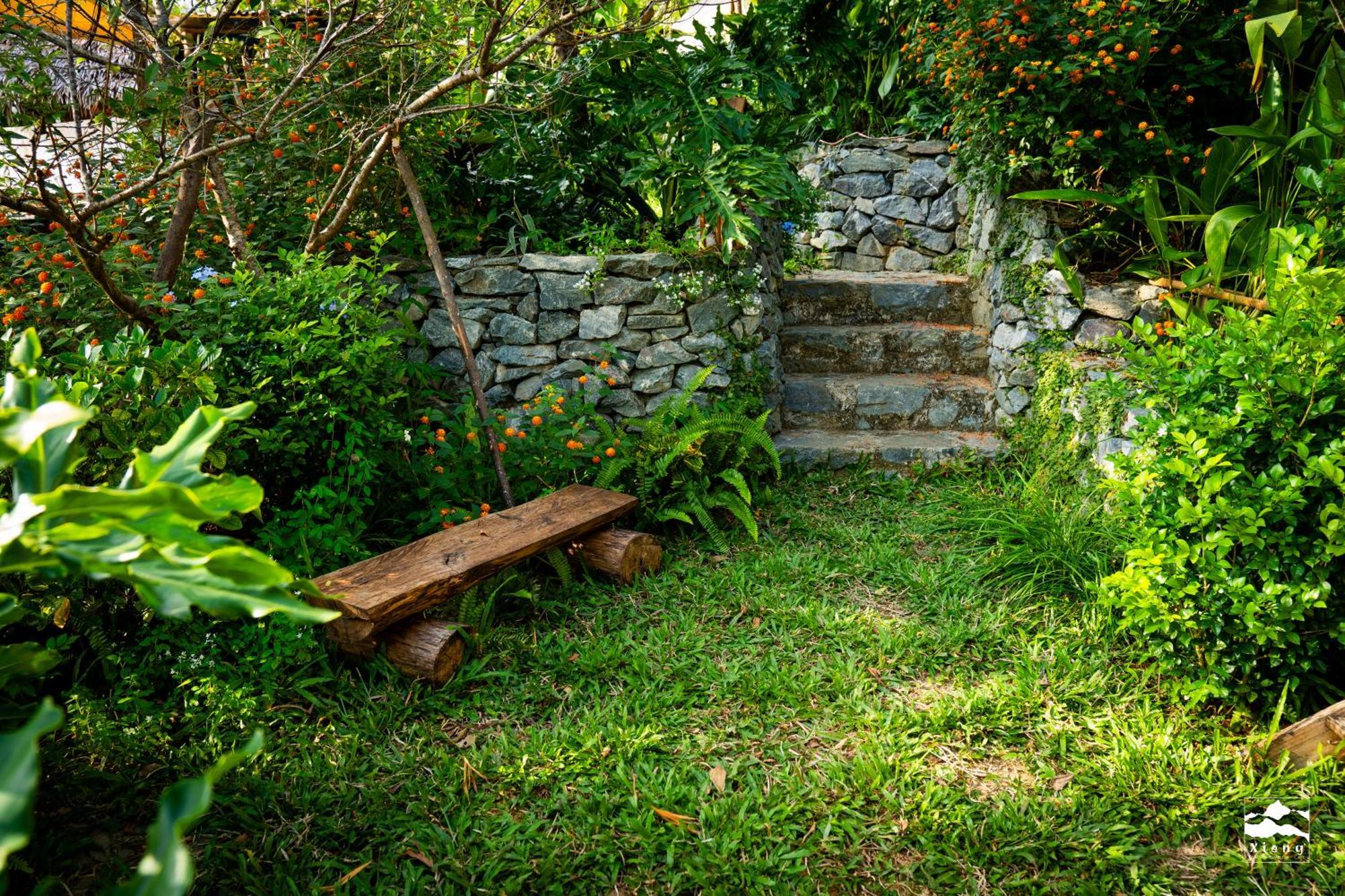 Xieng Retreat * Hanoi