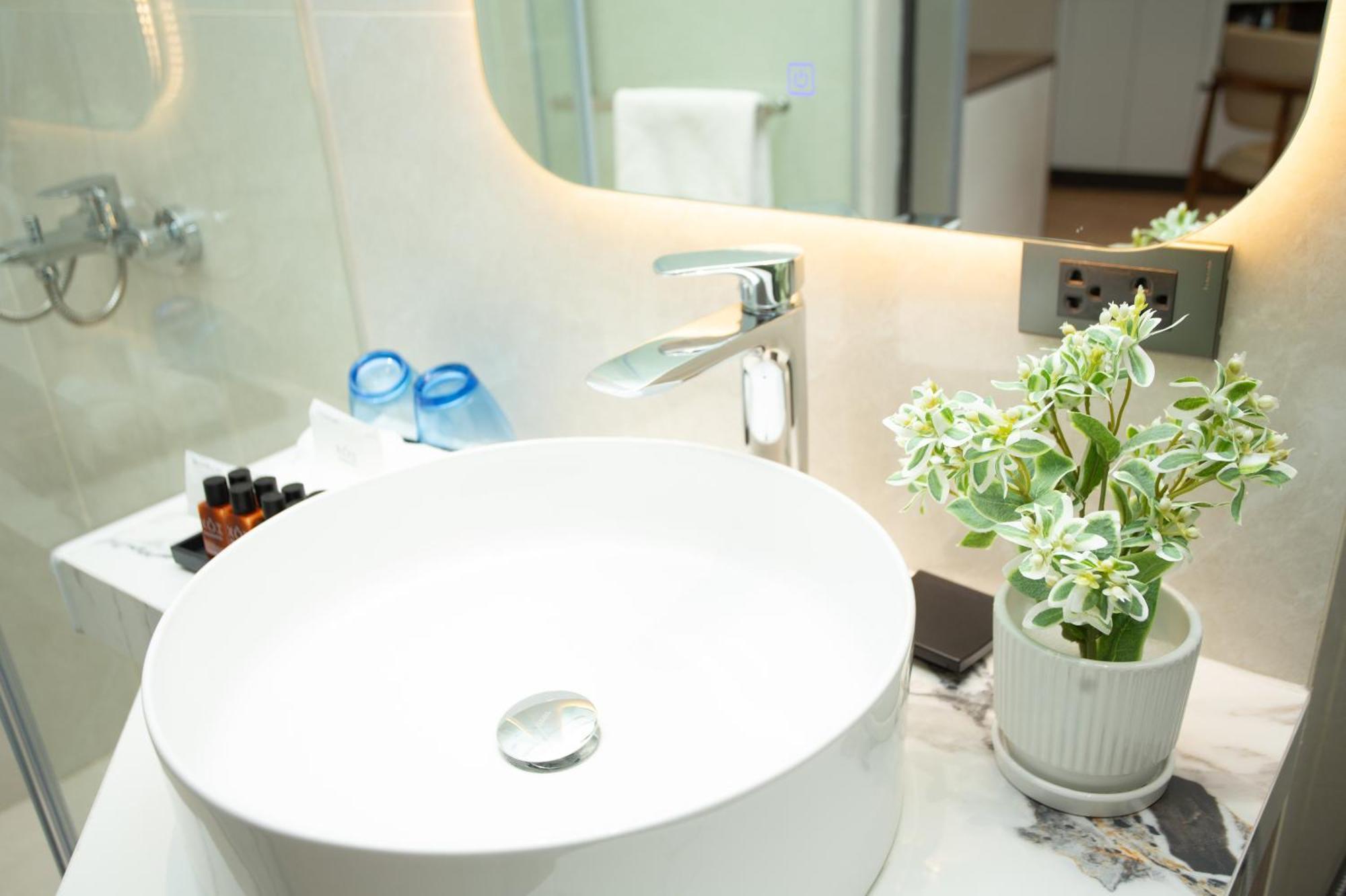 The Lumi West By Xoi Residences * Hanoi