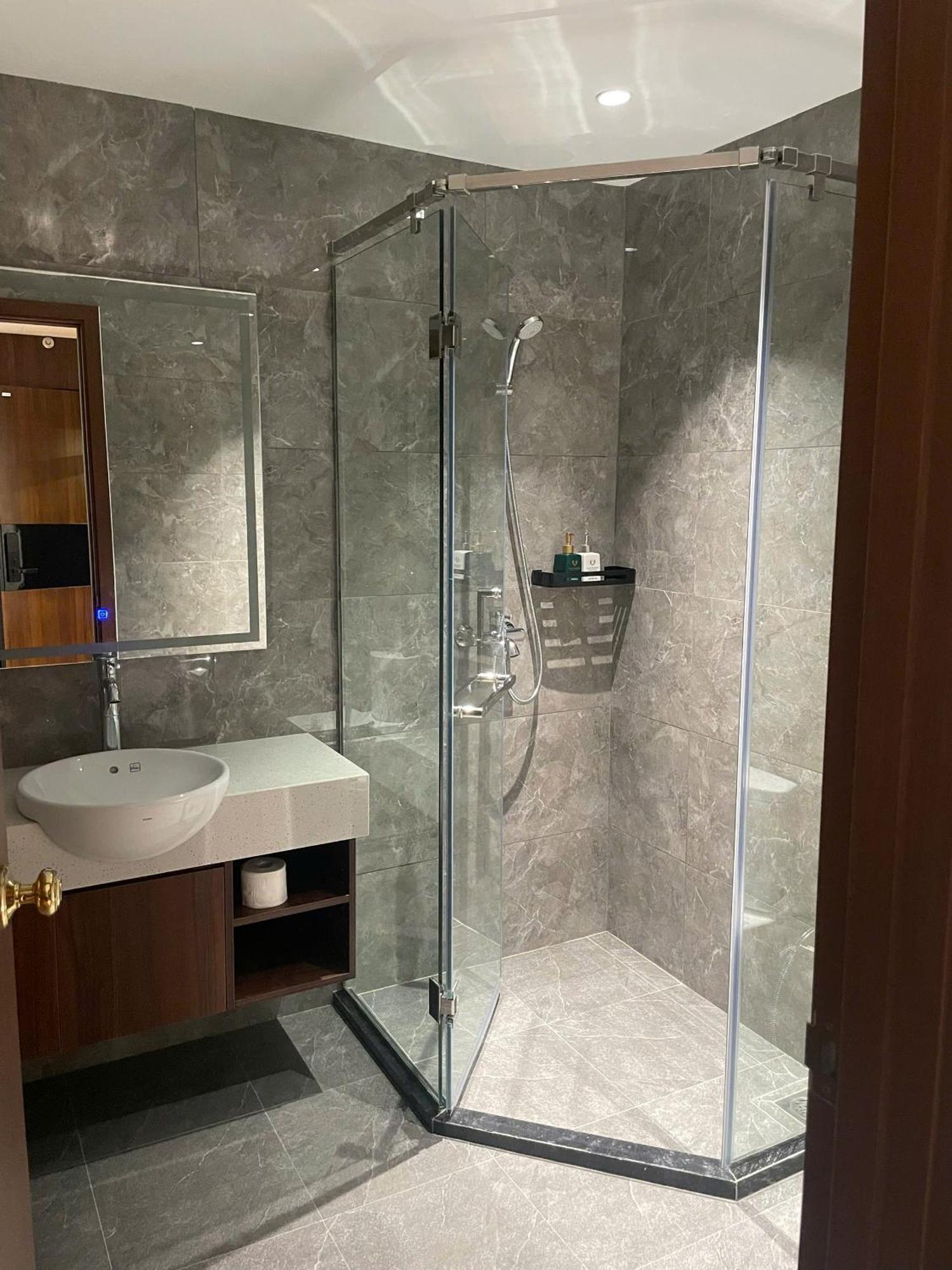 Luxe Paradise Truc Bach